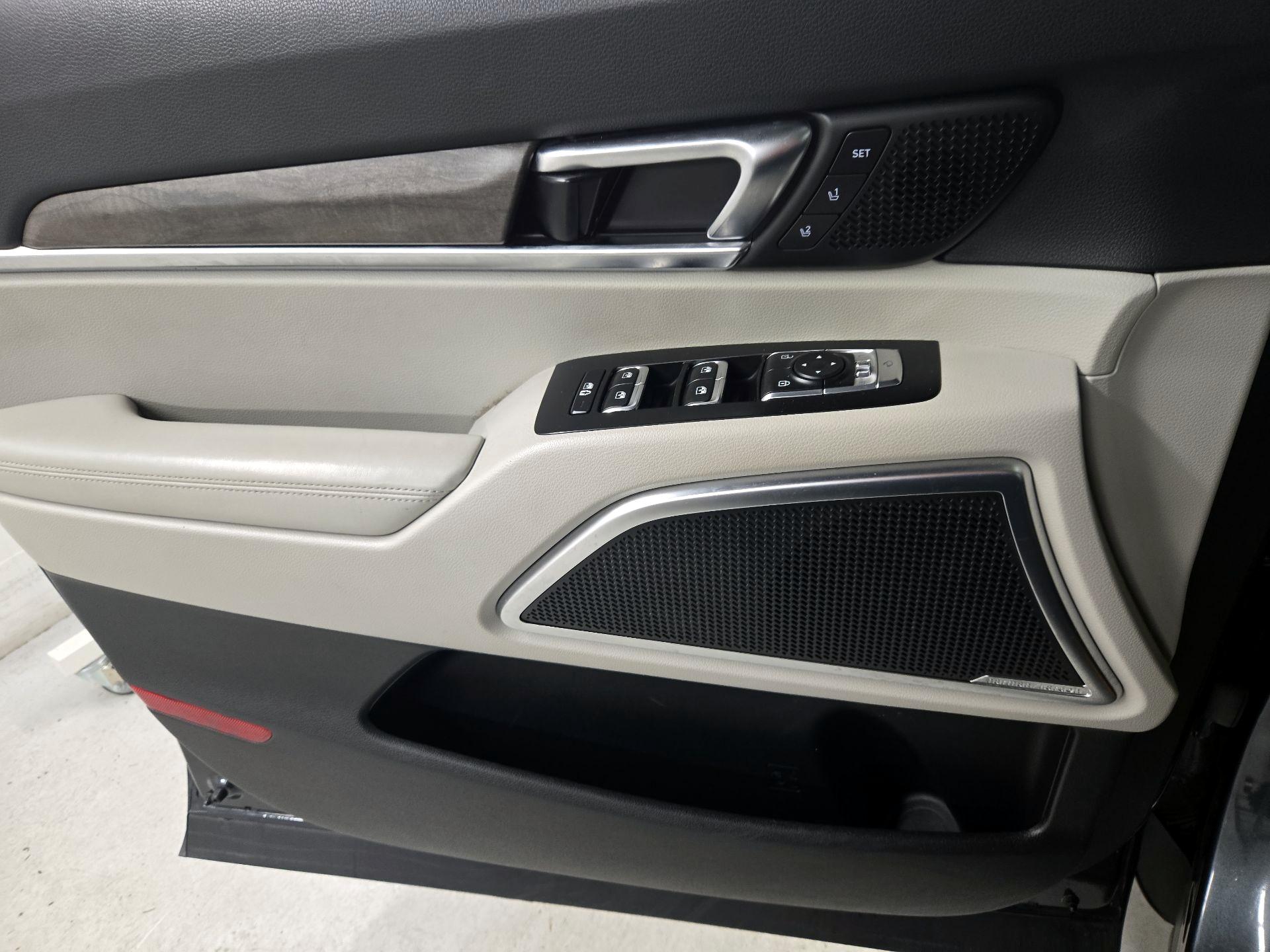 Thumbnail: 2022 Kia Telluride - 12