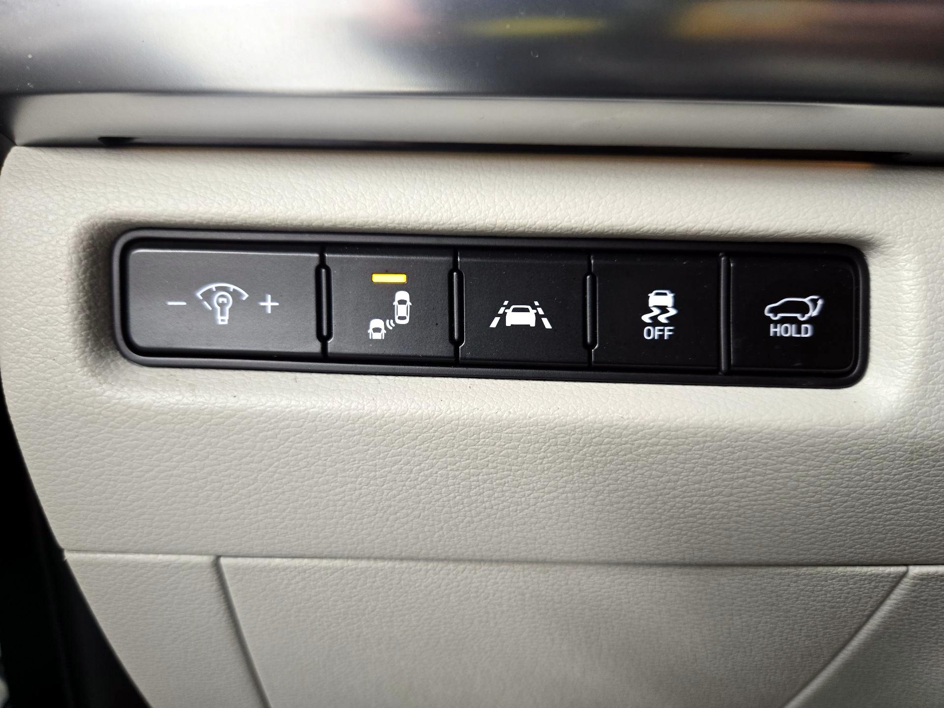 Thumbnail: 2022 Kia Telluride - 13