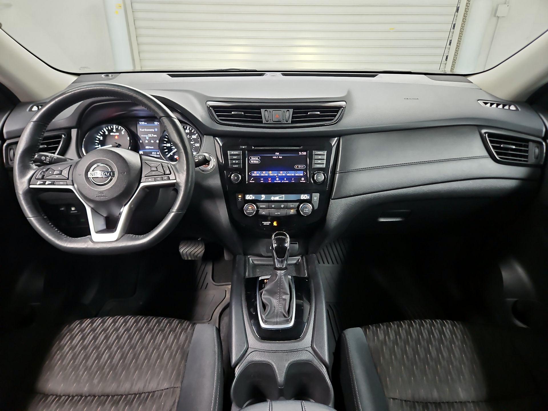 Thumbnail: 2018 Nissan Rogue - 9