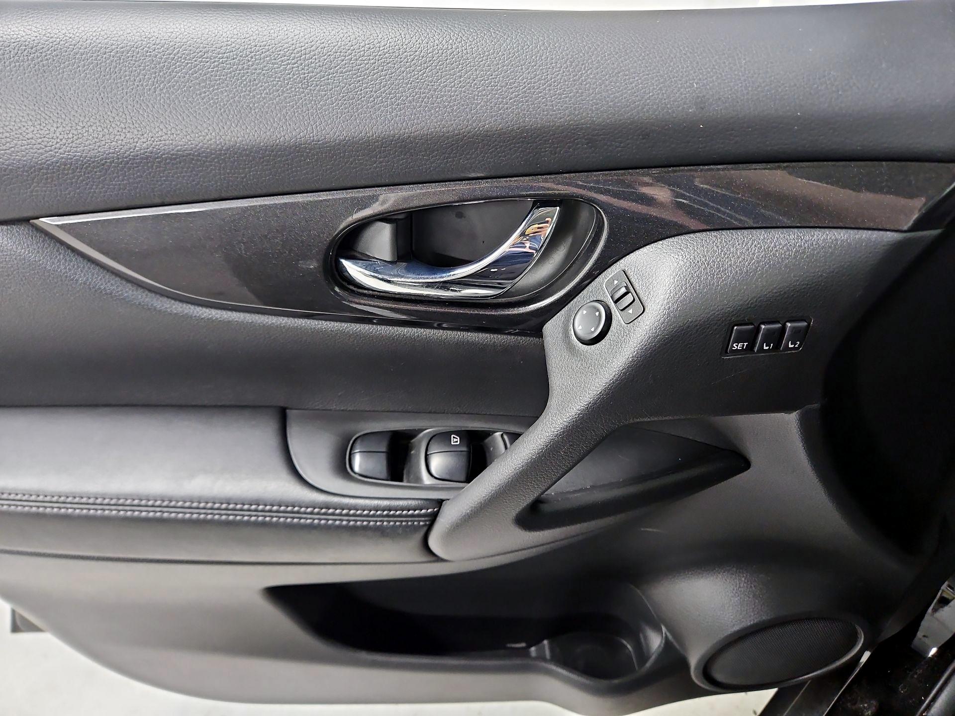 Thumbnail: 2018 Nissan Rogue - 12