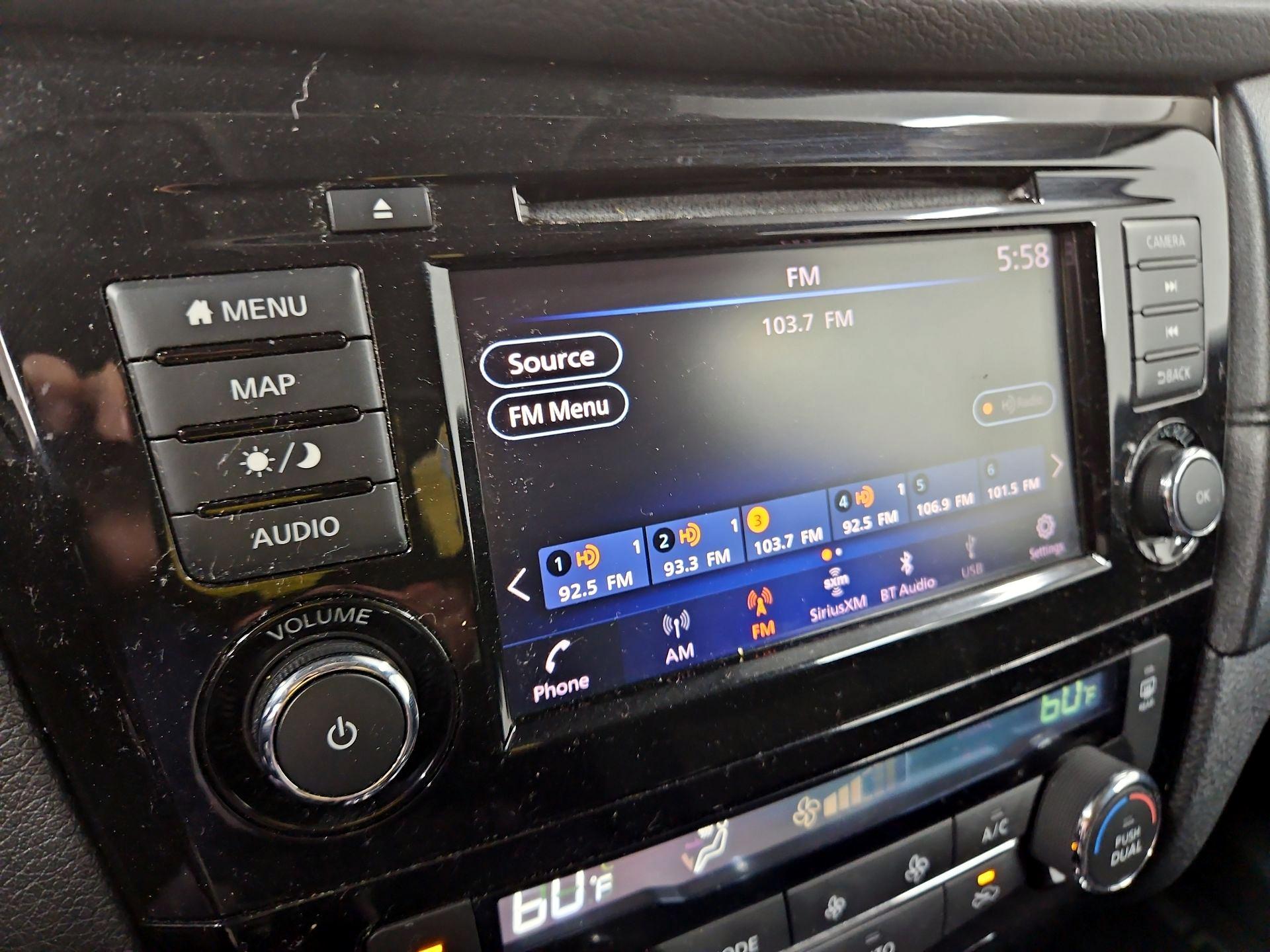 Thumbnail: 2018 Nissan Rogue - 16