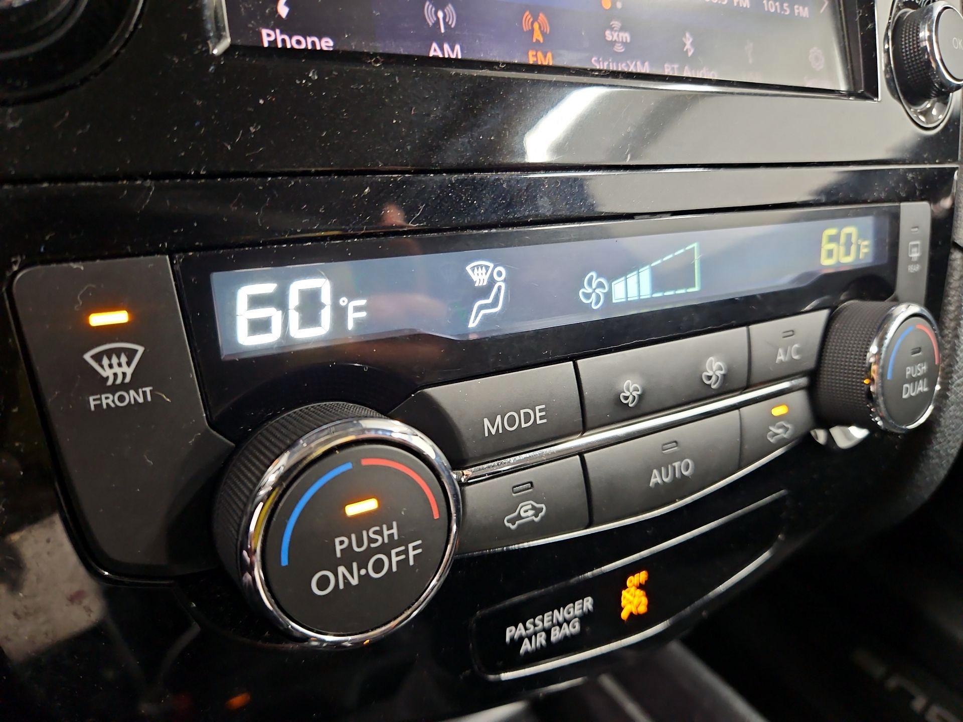 Thumbnail: 2018 Nissan Rogue - 17