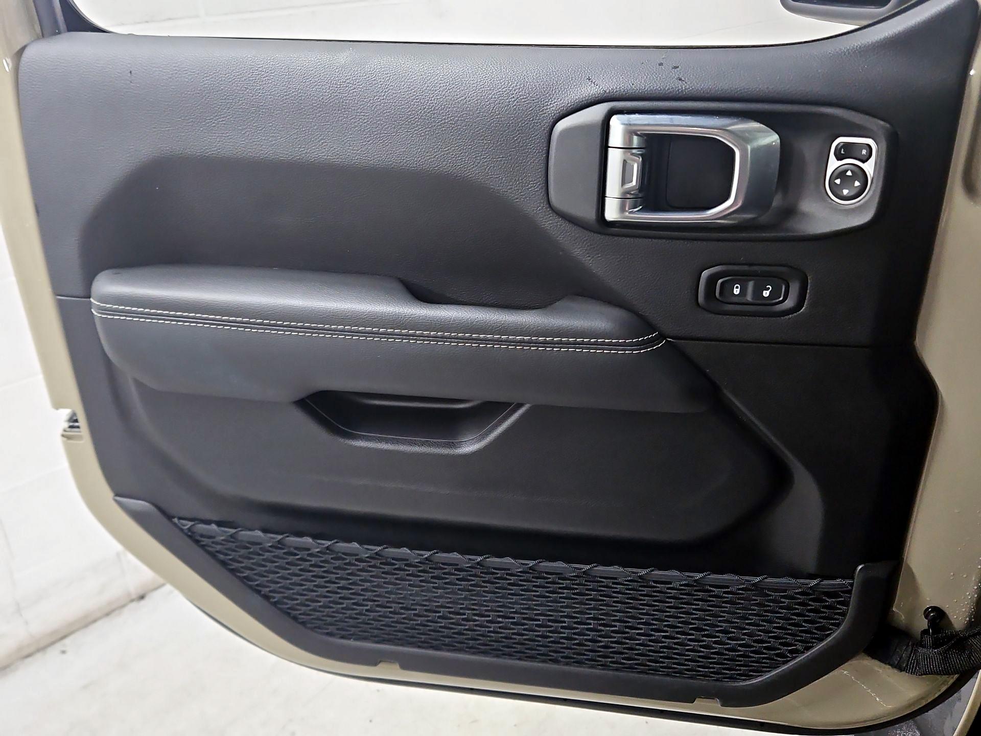 Thumbnail: 2022 Jeep Gladiator - 12