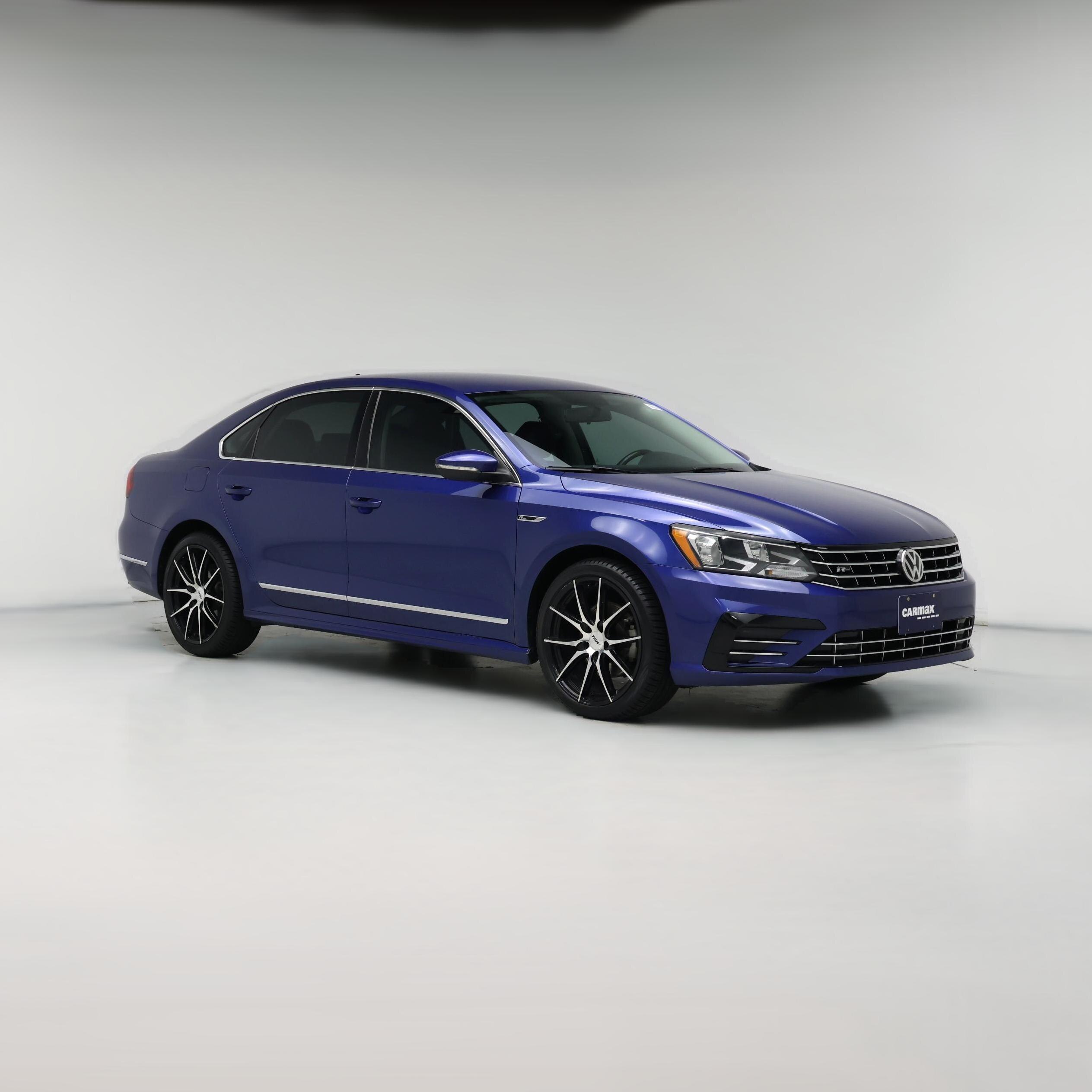 Thumbnail: 2017 Volkswagen Passat - 1