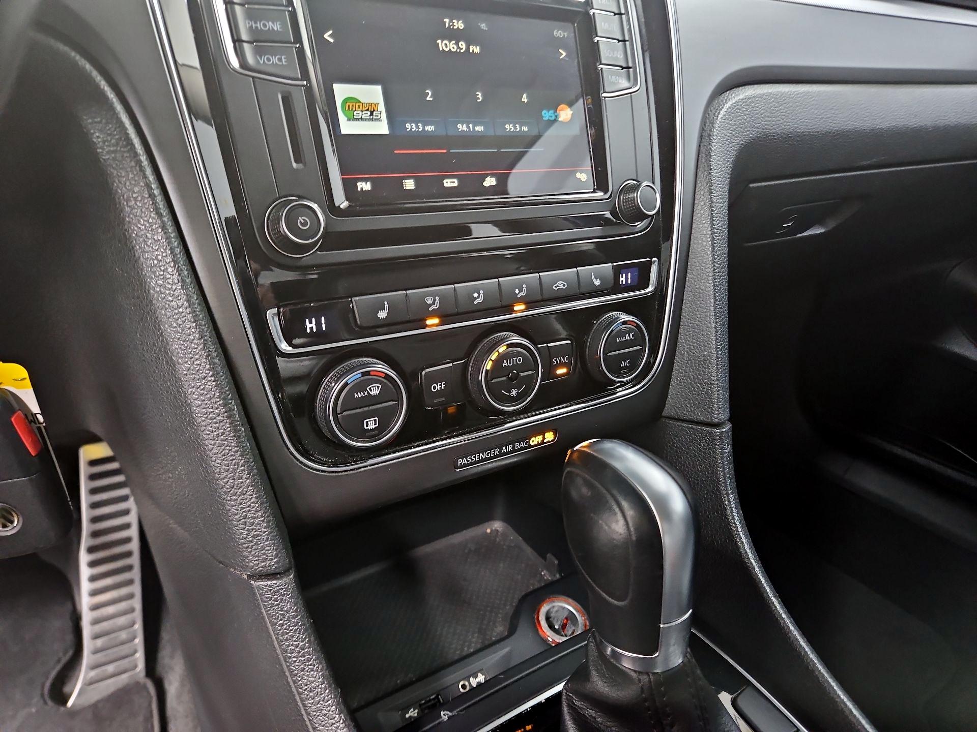 Thumbnail: 2017 Volkswagen Passat - 16