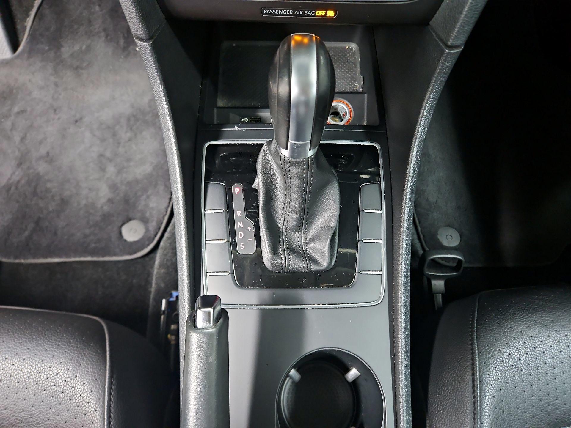 Thumbnail: 2017 Volkswagen Passat - 17