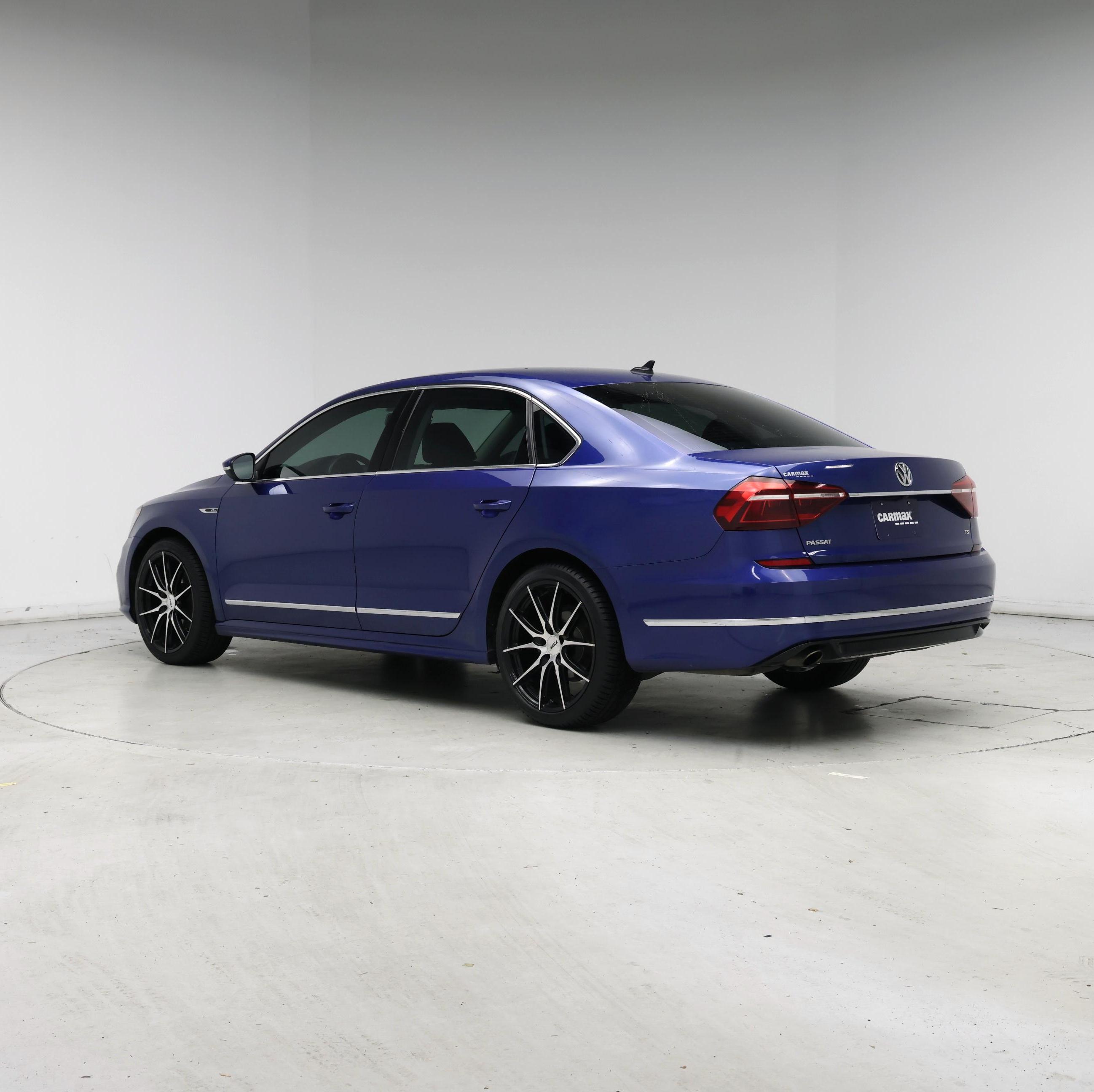 Thumbnail: 2017 Volkswagen Passat - 2