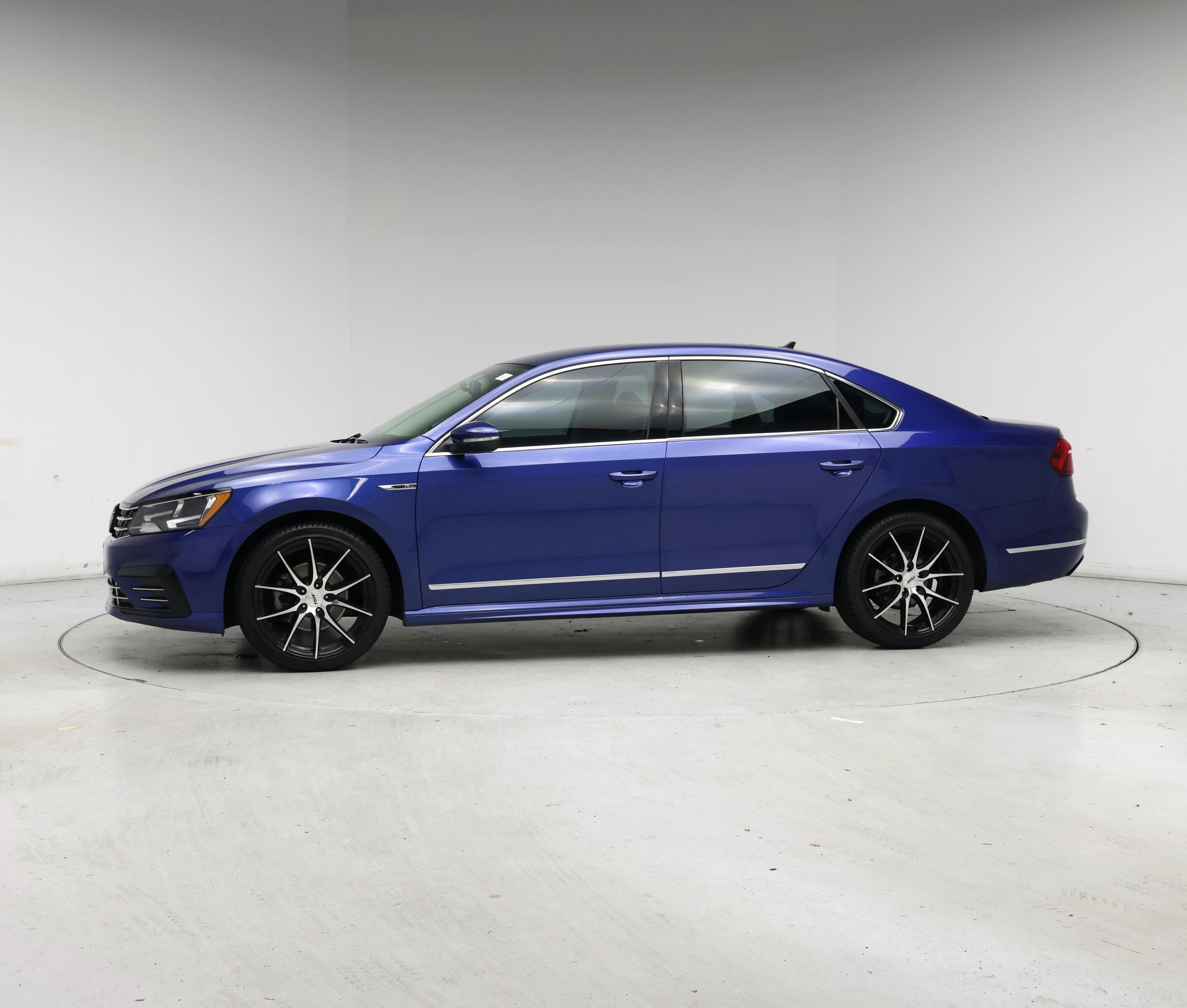 Thumbnail: 2017 Volkswagen Passat - 3