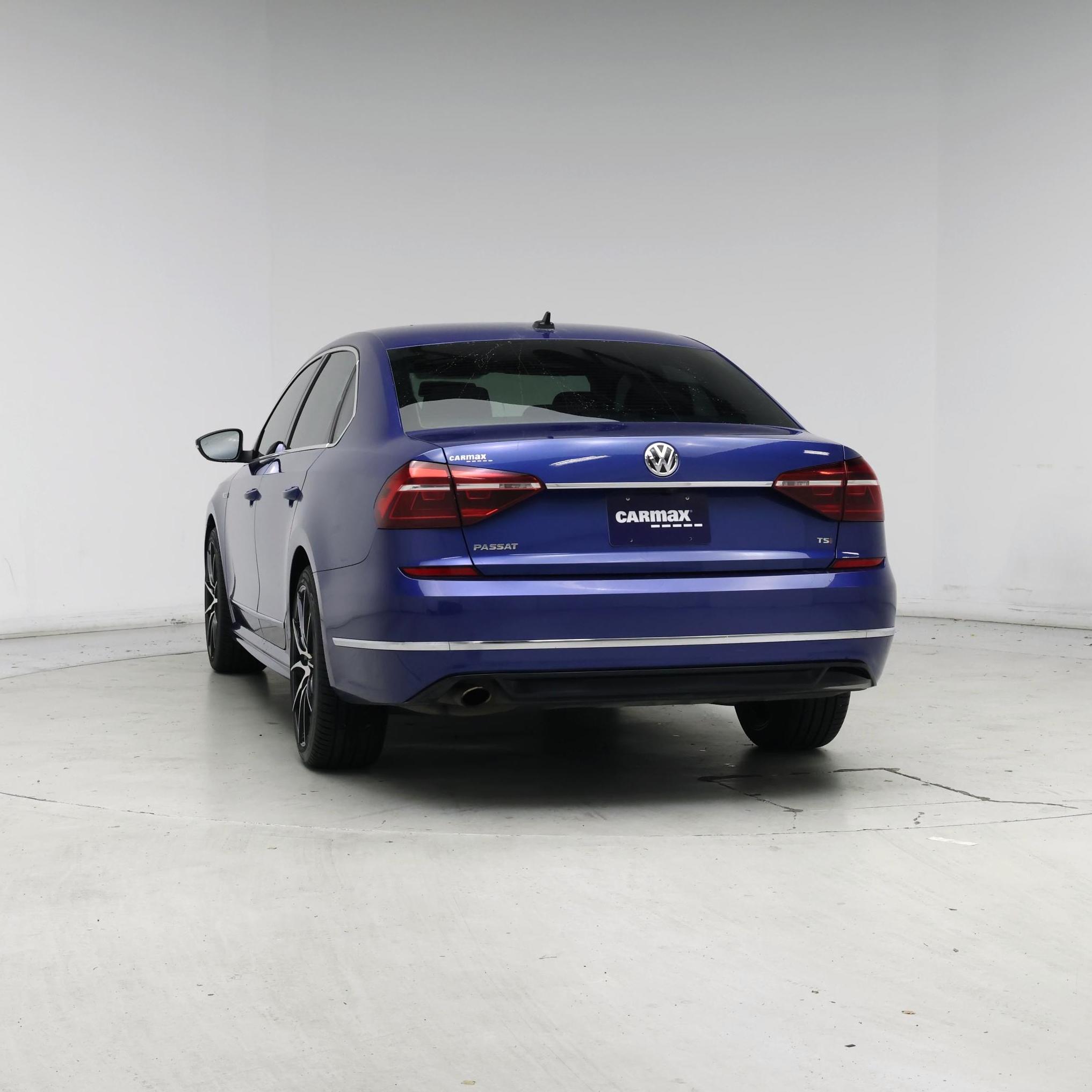 Thumbnail: 2017 Volkswagen Passat - 6