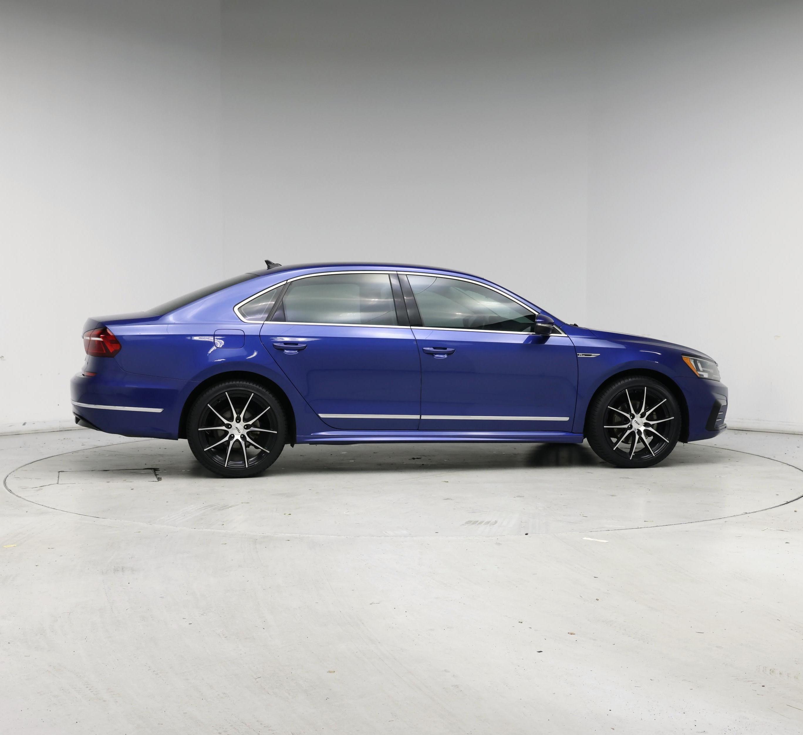 Thumbnail: 2017 Volkswagen Passat - 7