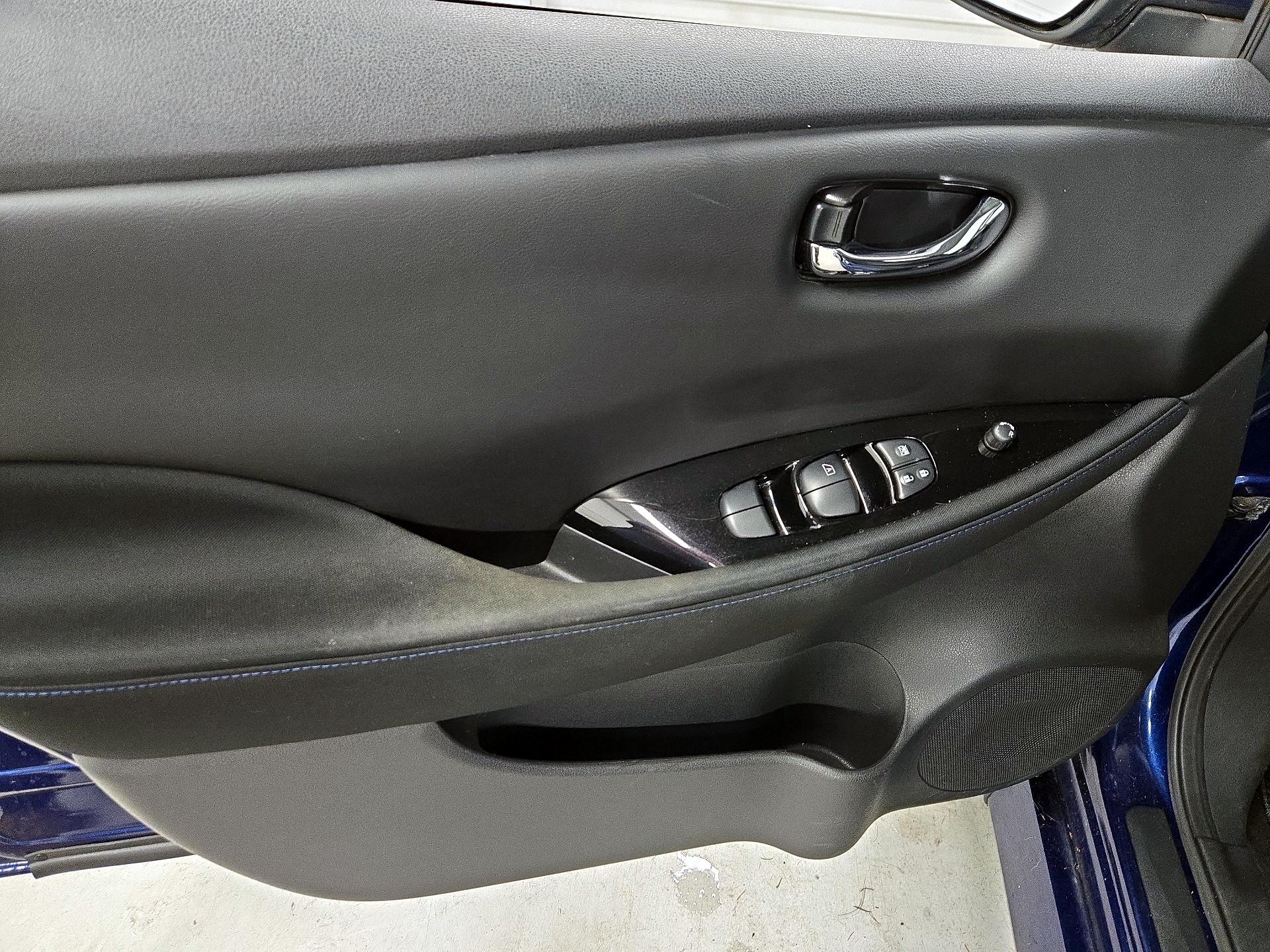 Thumbnail: 2020 Nissan Leaf - 12