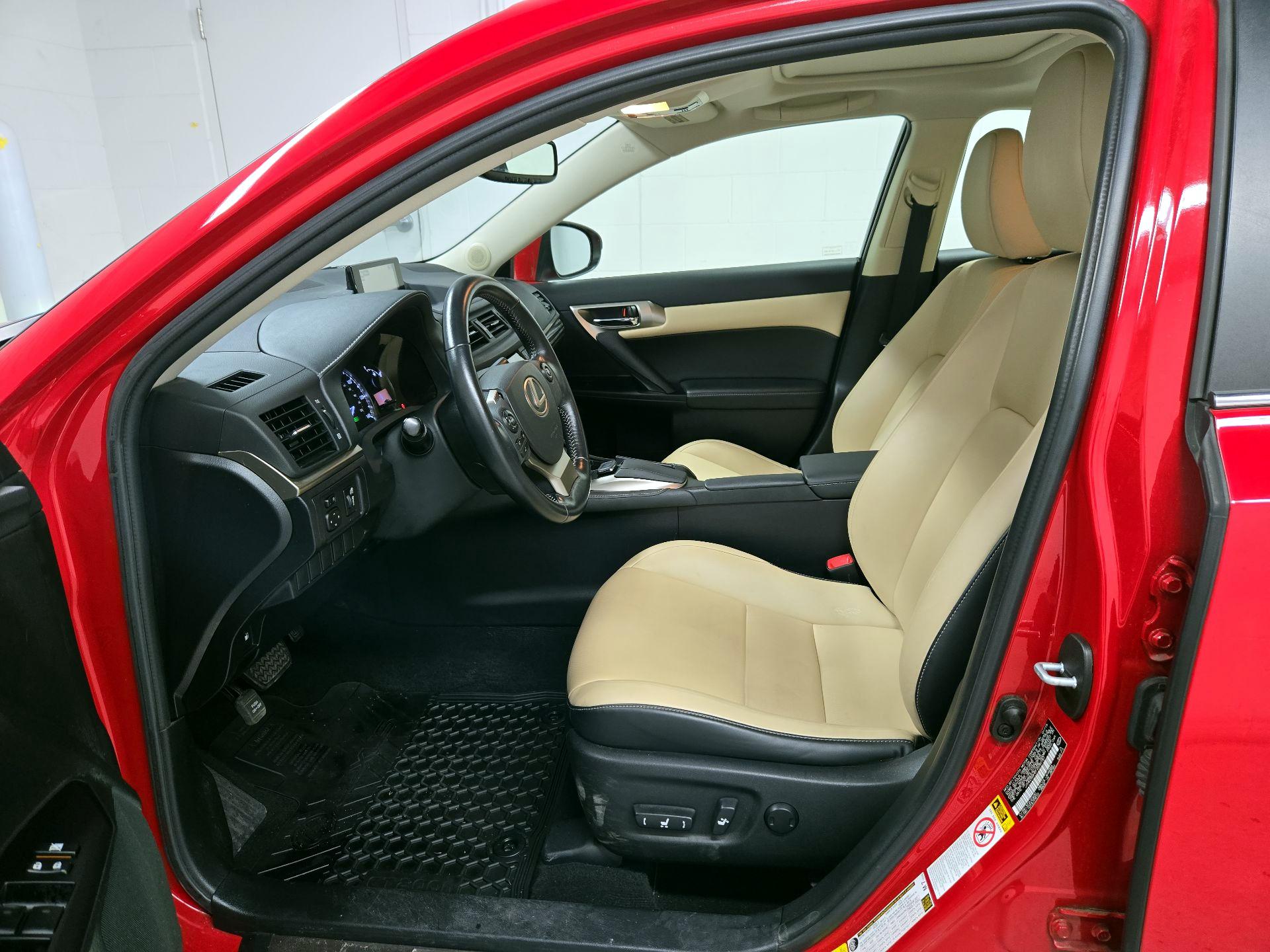 Thumbnail: 2015 Lexus CT - 11