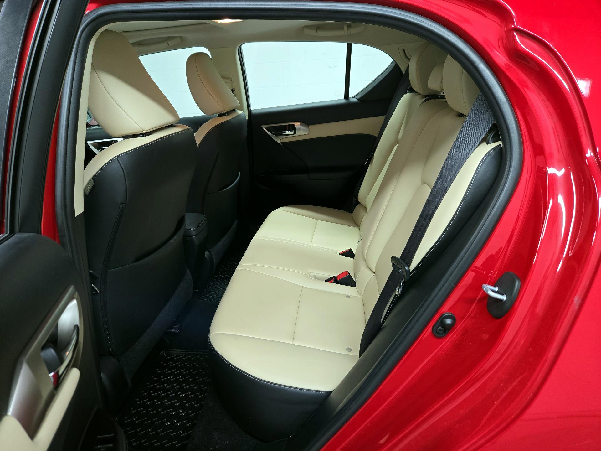 Thumbnail: 2015 Lexus CT - 19