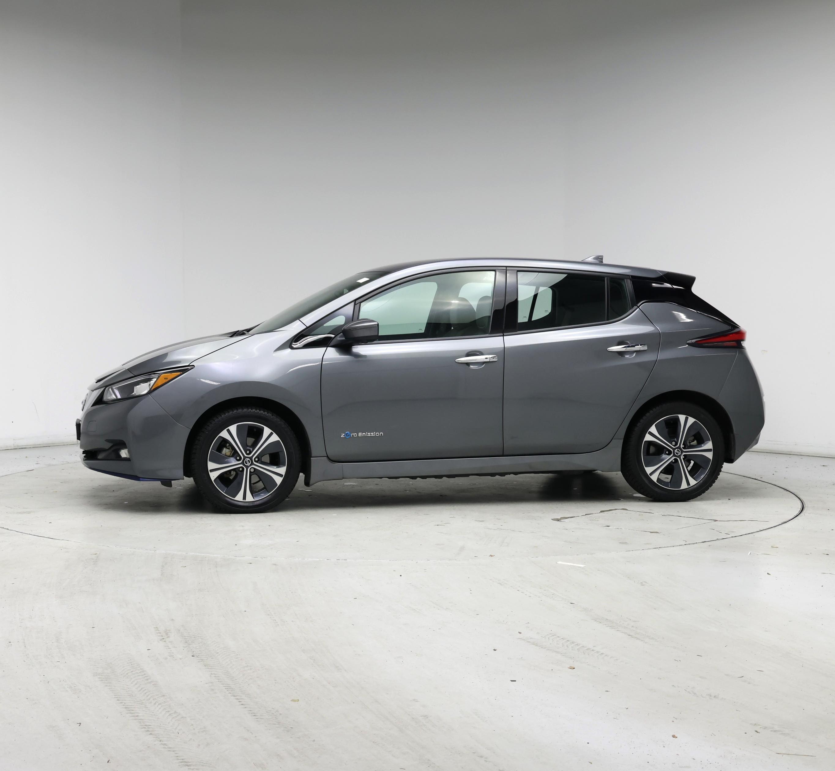 Thumbnail: 2019 Nissan Leaf - 3