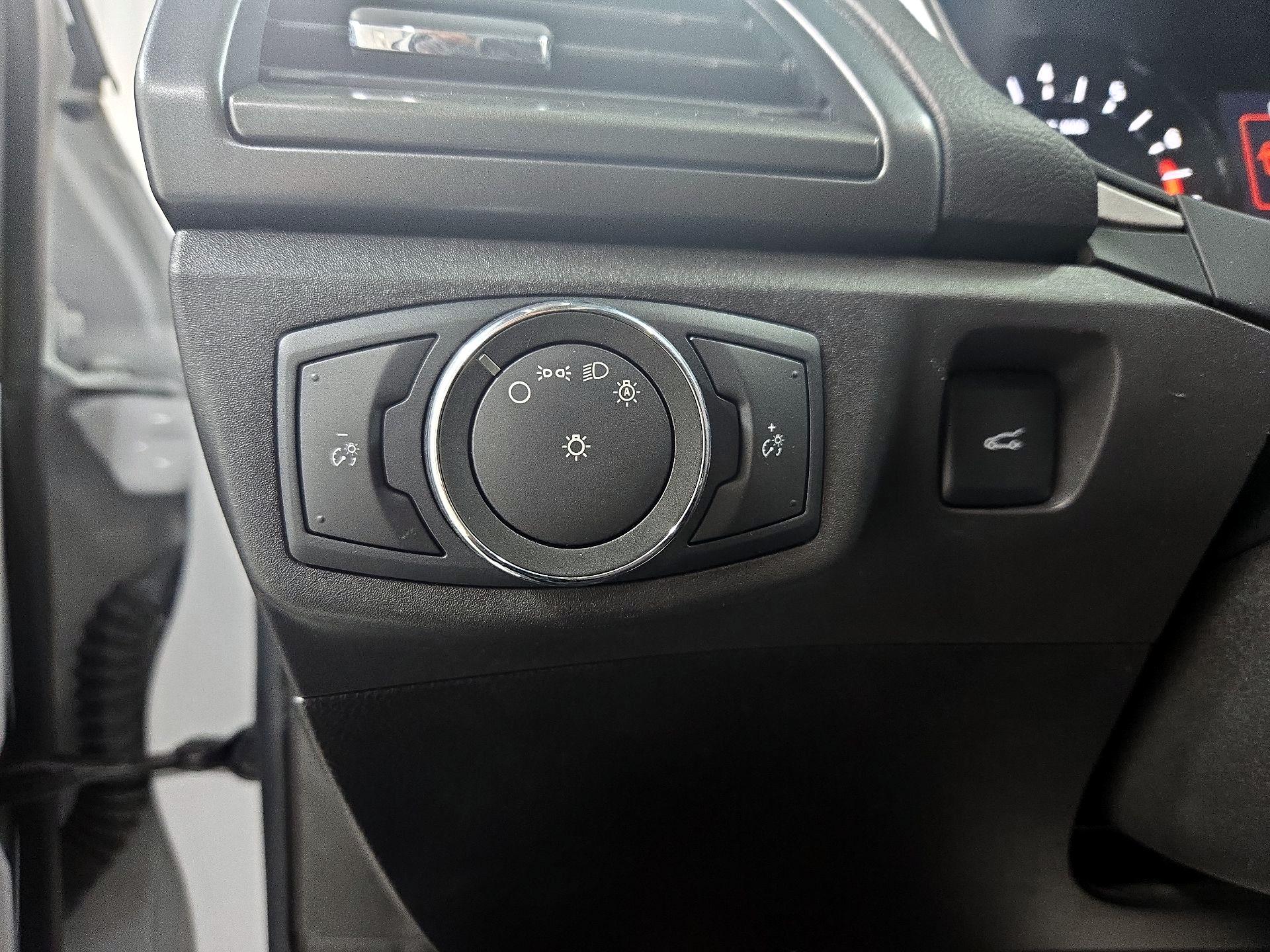 Thumbnail: 2016 Ford Fusion - 13