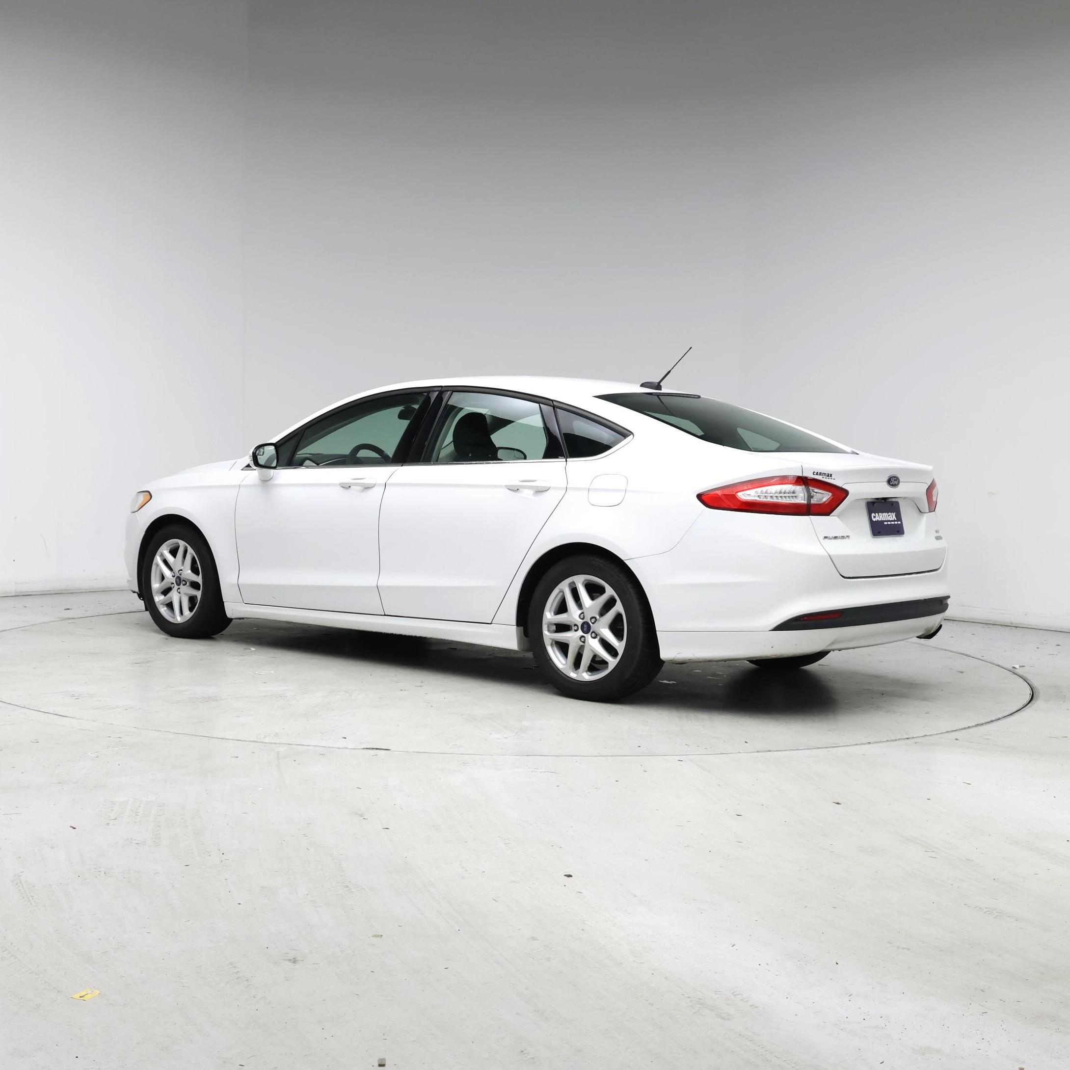 Thumbnail: 2016 Ford Fusion - 2