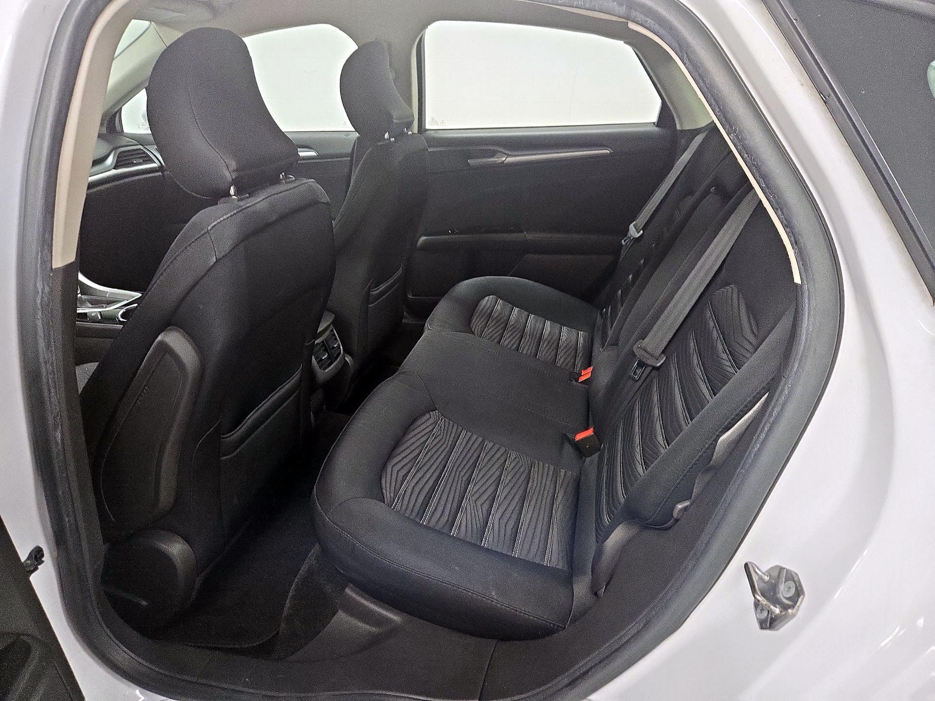 Thumbnail: 2016 Ford Fusion - 19