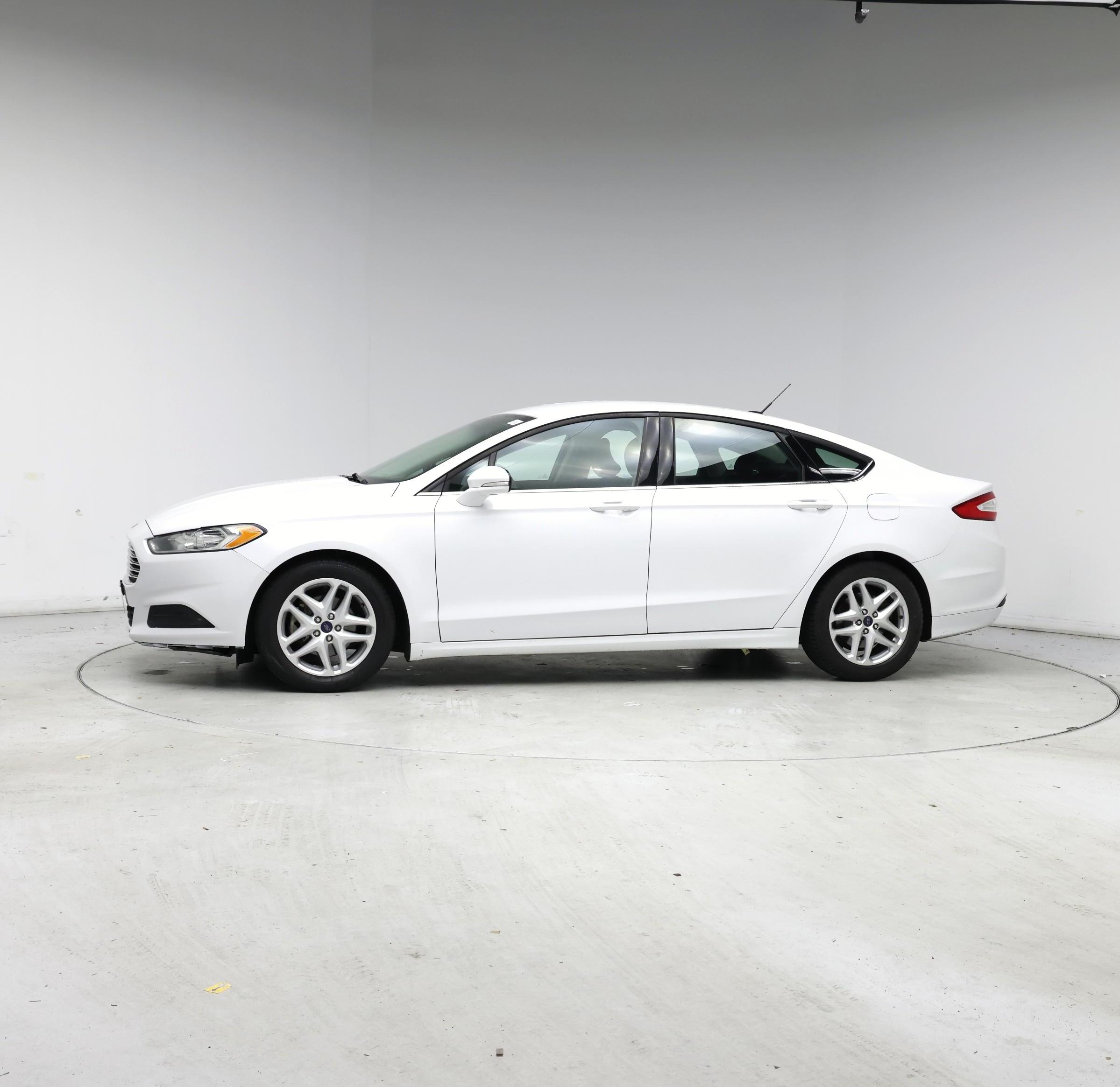 Thumbnail: 2016 Ford Fusion - 3