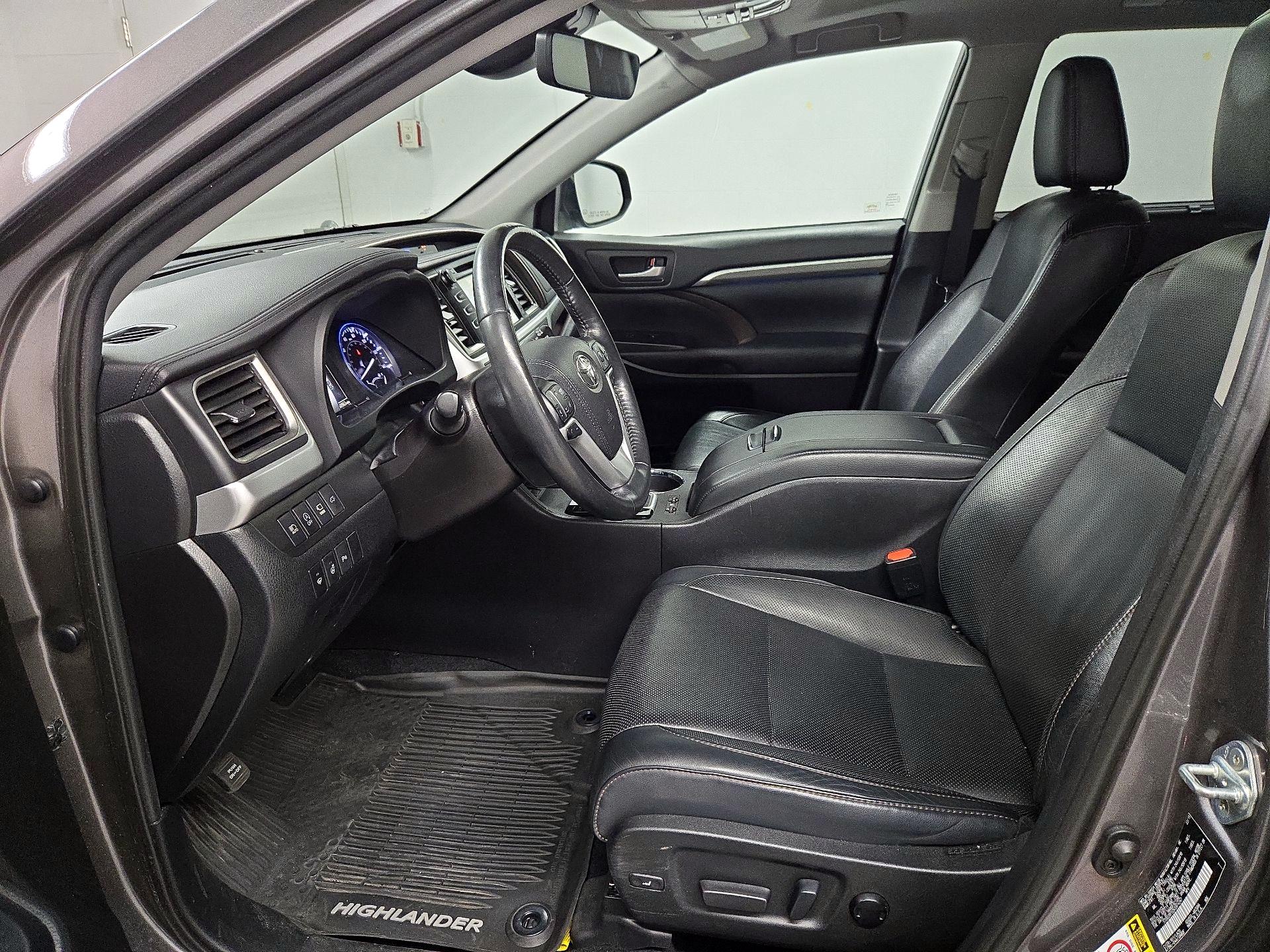 Thumbnail: 2019 Toyota Highlander - 11