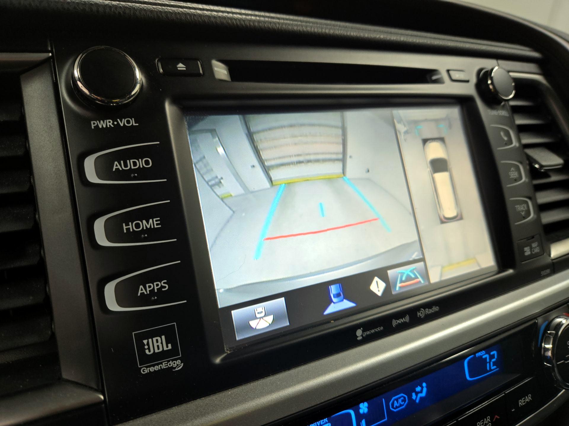 Thumbnail: 2019 Toyota Highlander - 15