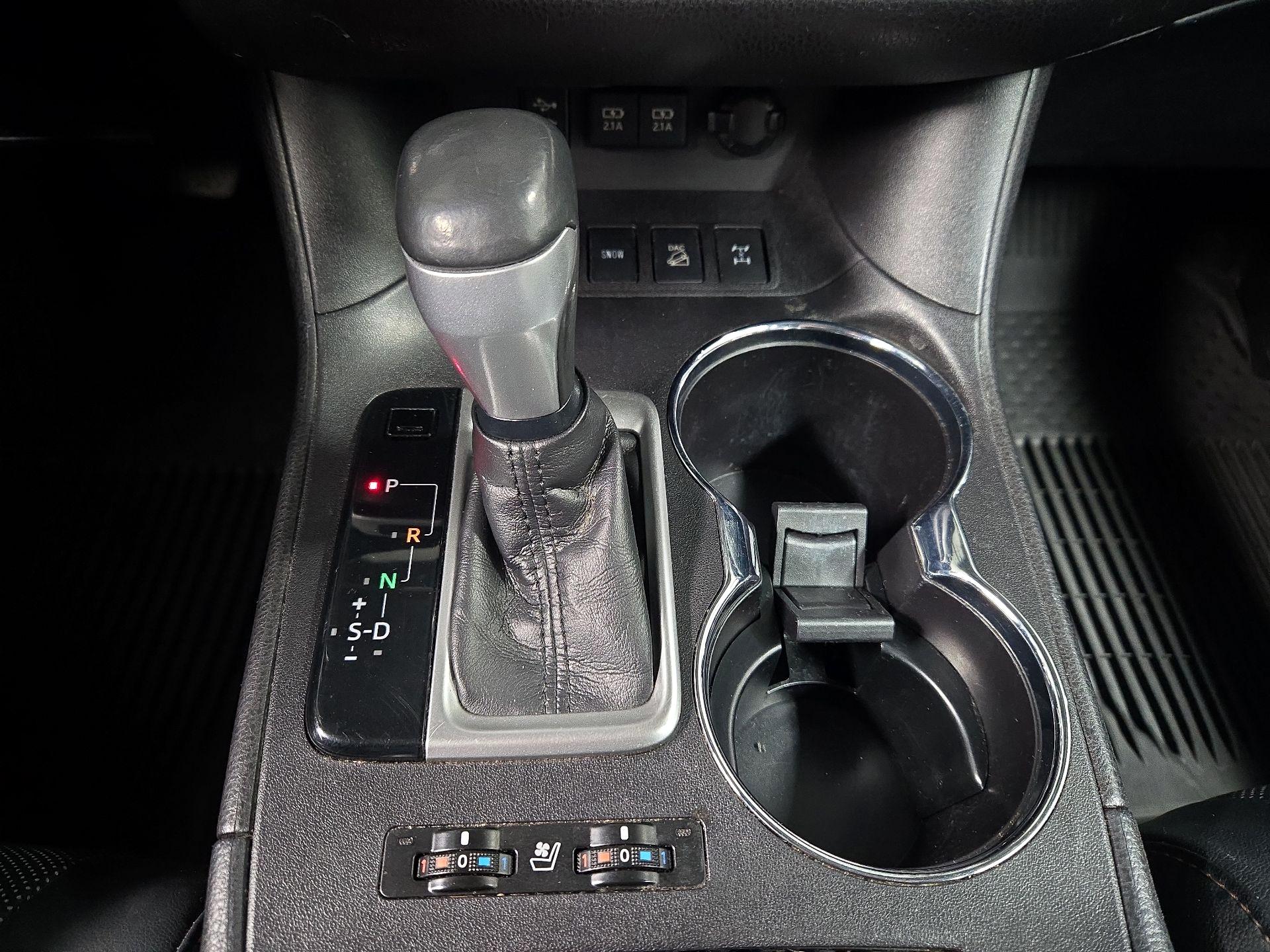 Thumbnail: 2019 Toyota Highlander - 18