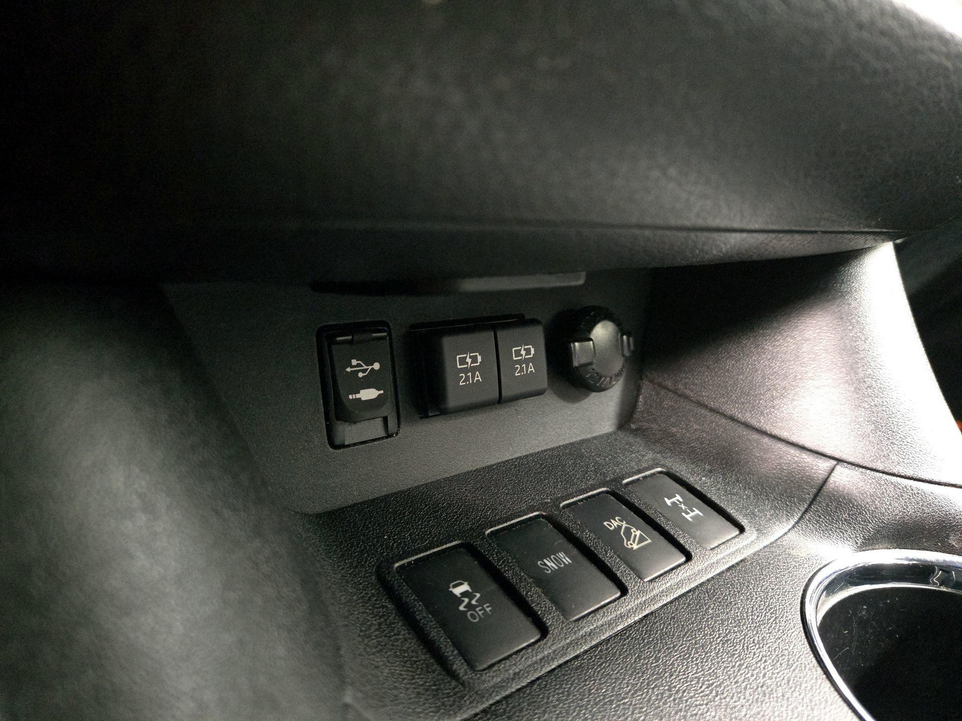 Thumbnail: 2019 Toyota Highlander - 19