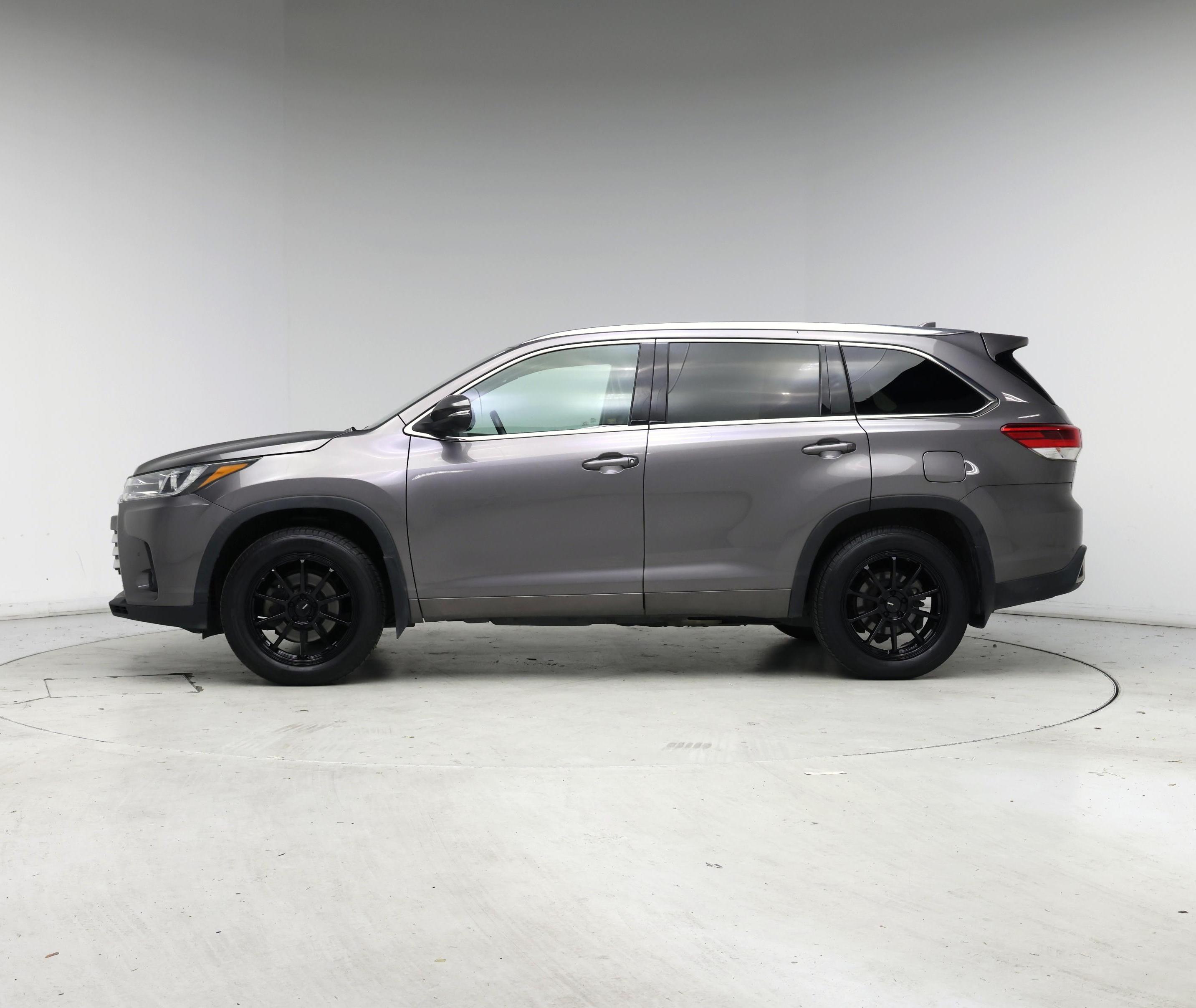 Thumbnail: 2019 Toyota Highlander - 3