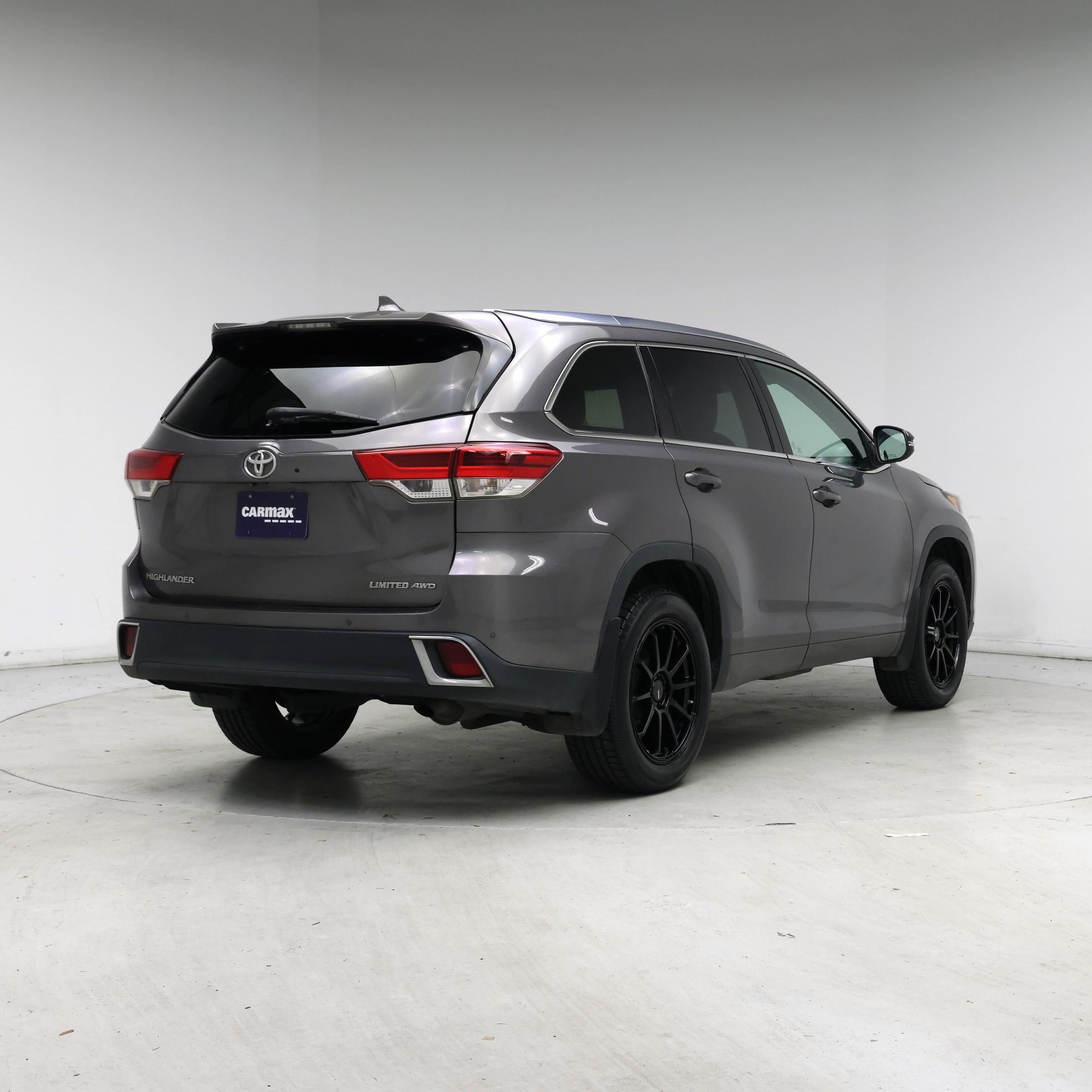Thumbnail: 2019 Toyota Highlander - 8
