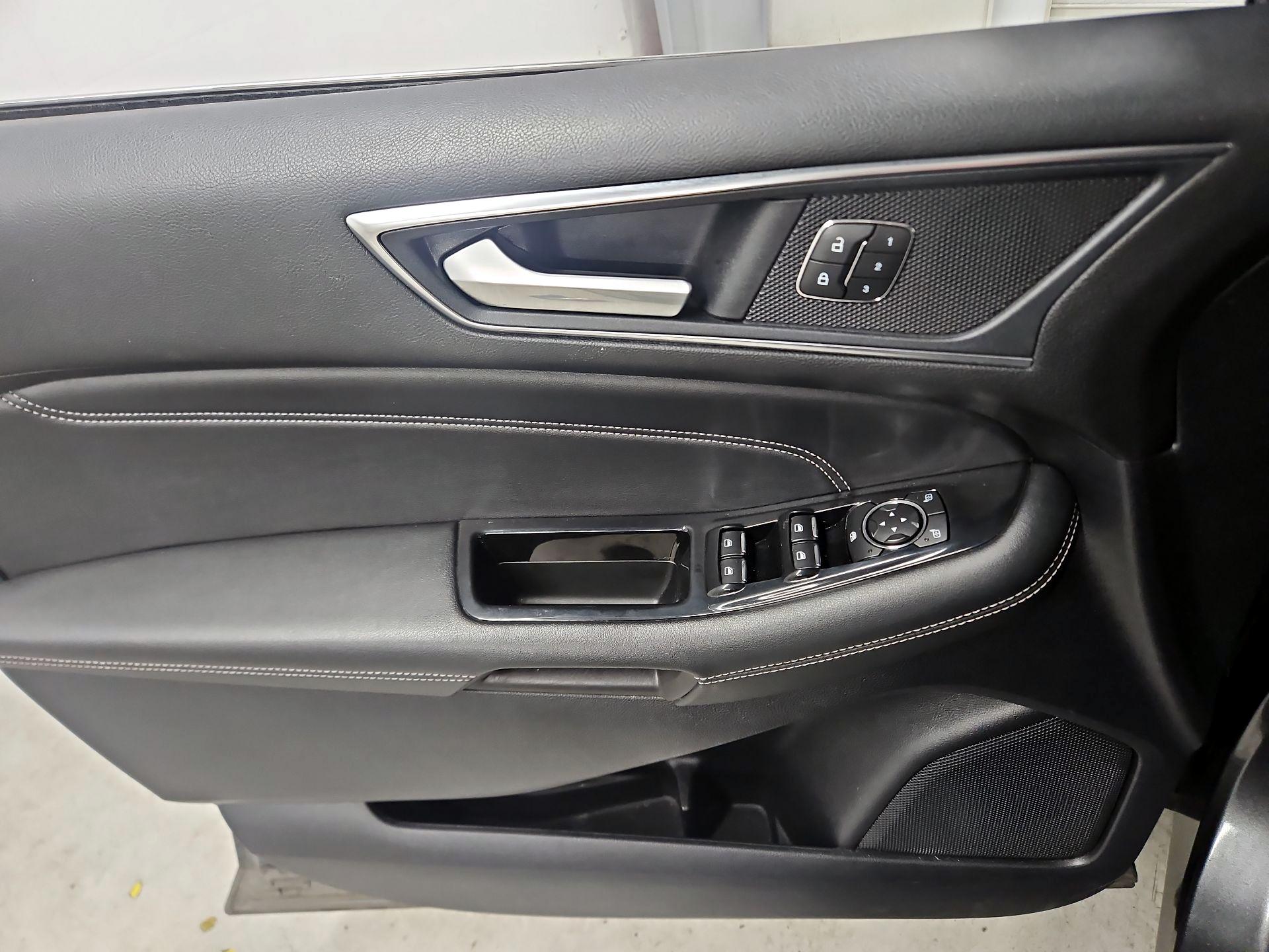 Thumbnail: 2018 Ford Edge - 12