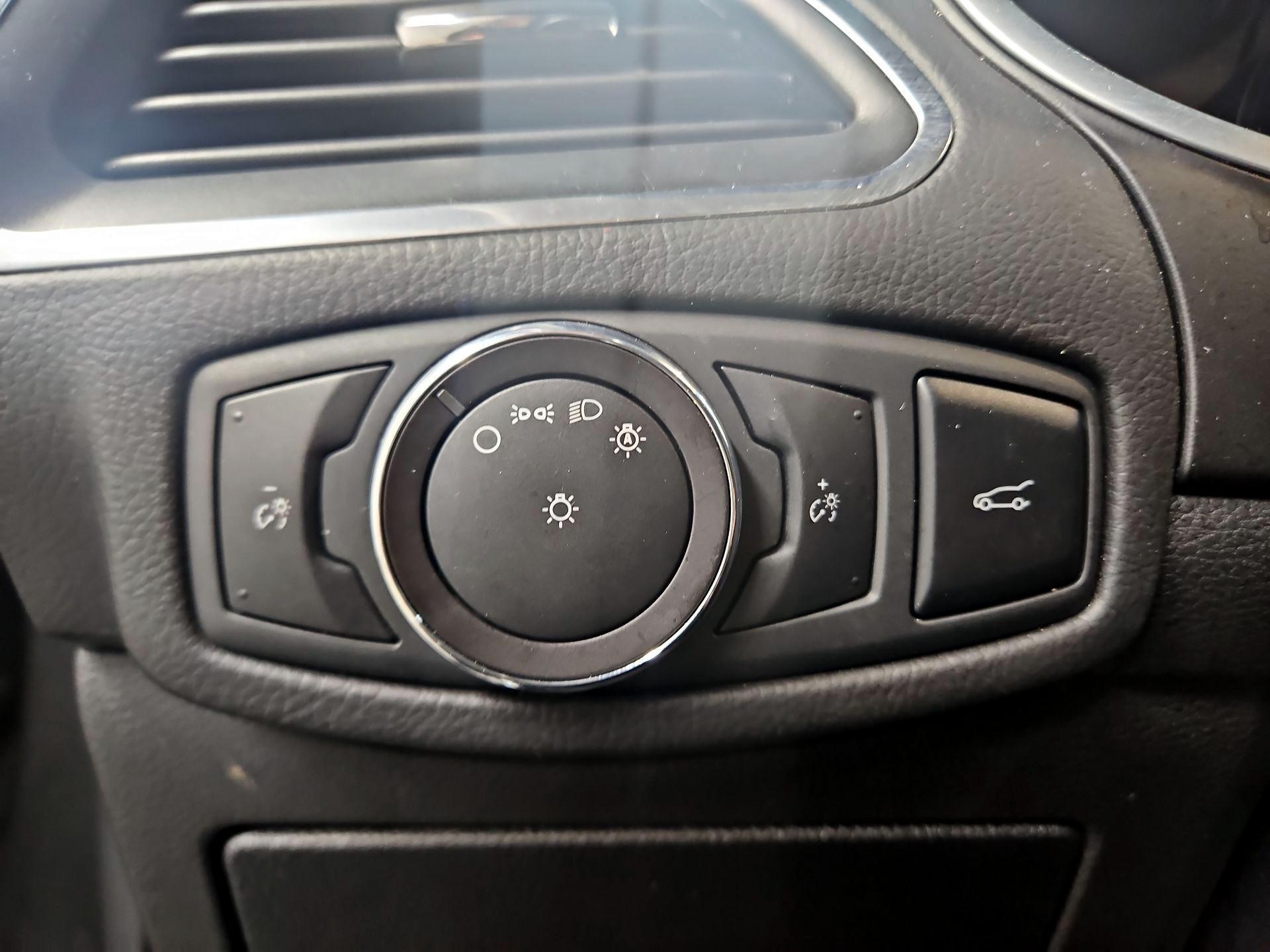 Thumbnail: 2018 Ford Edge - 13