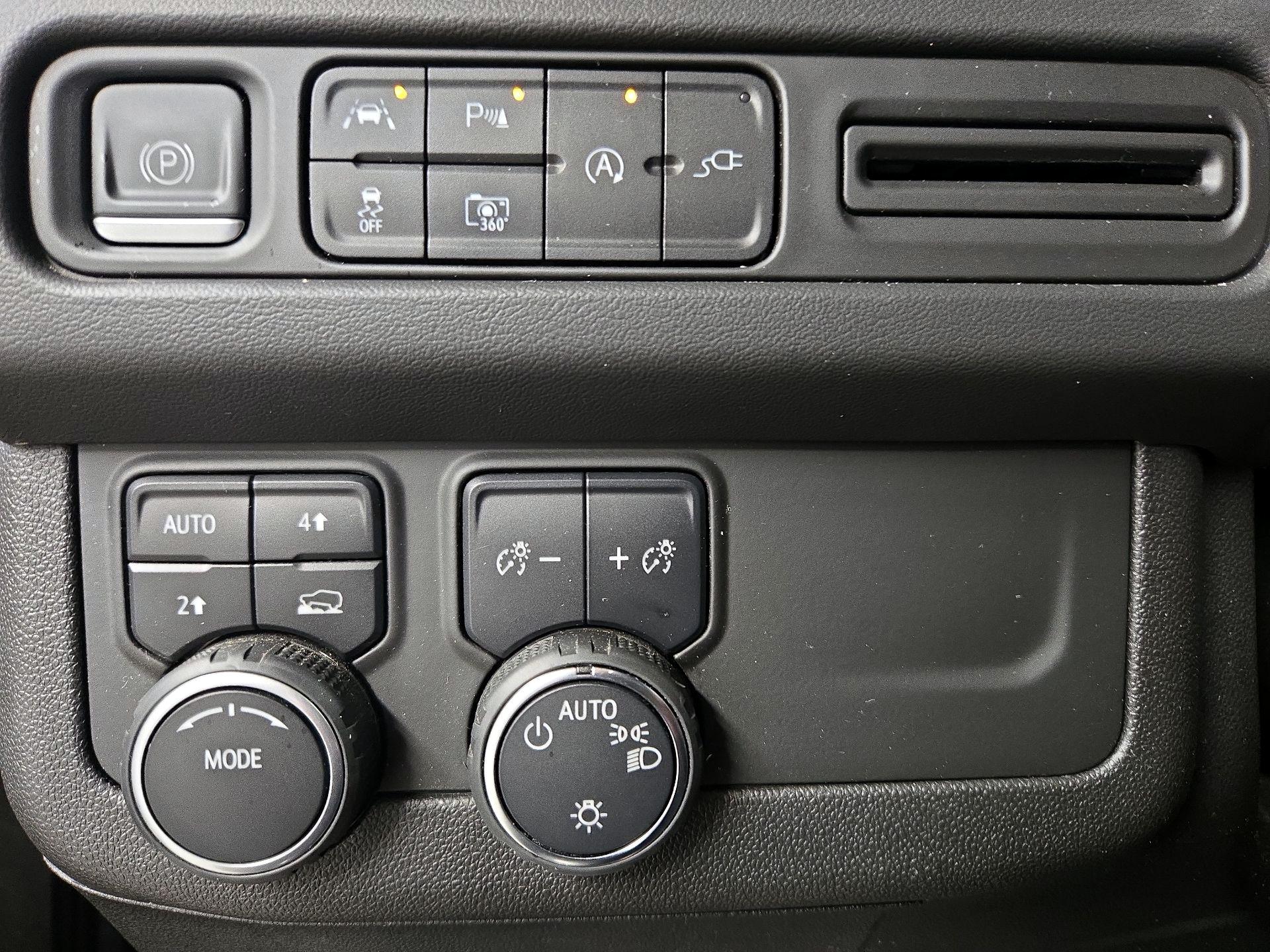 Thumbnail: 2022 Chevrolet Suburban - 13