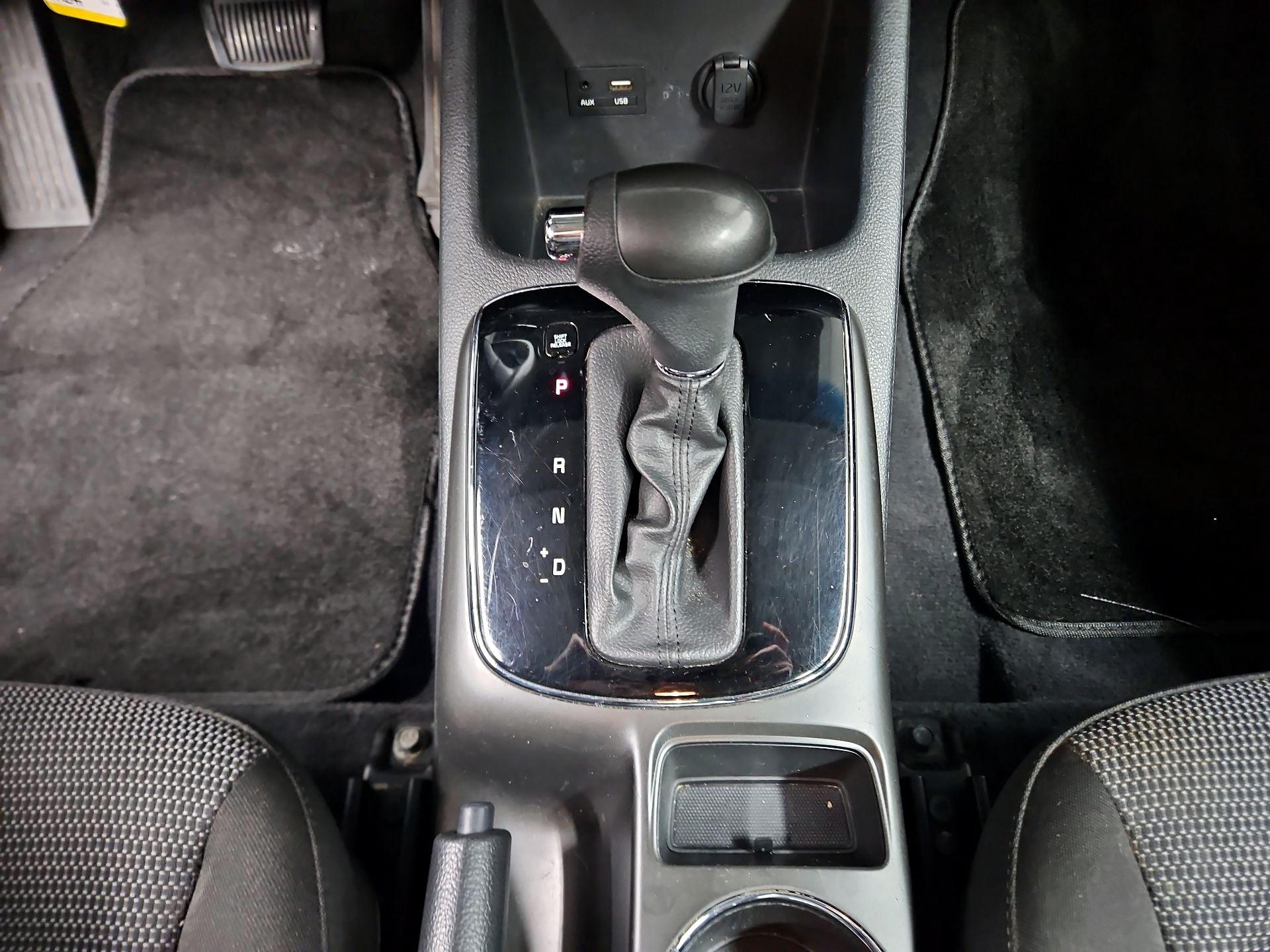 Thumbnail: 2018 Kia Forte - 16