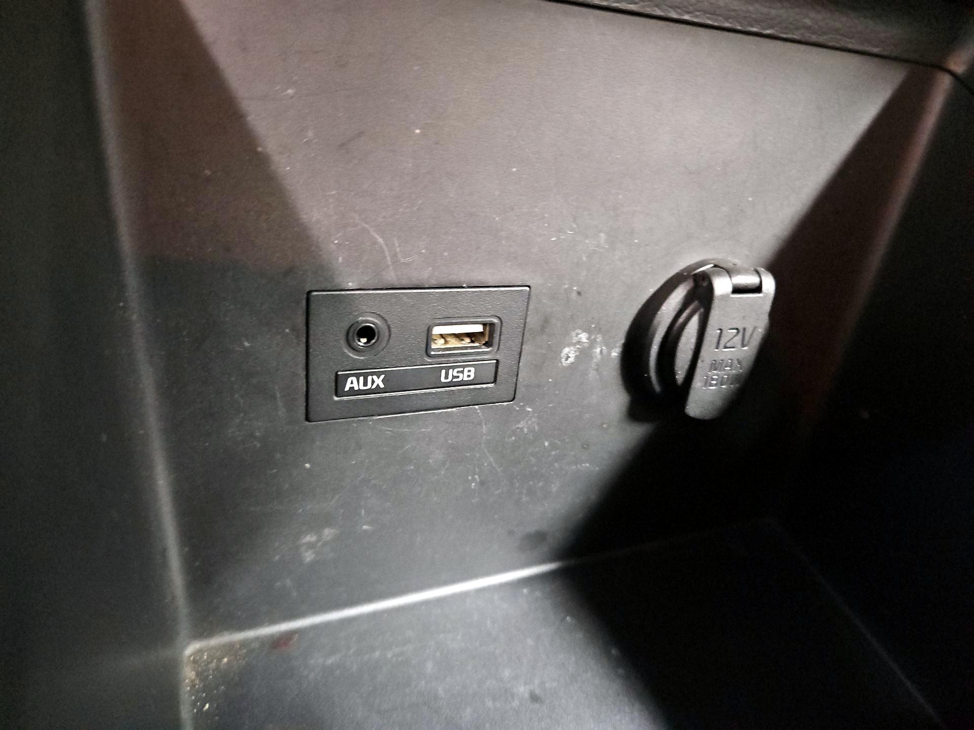 Thumbnail: 2018 Kia Forte - 17