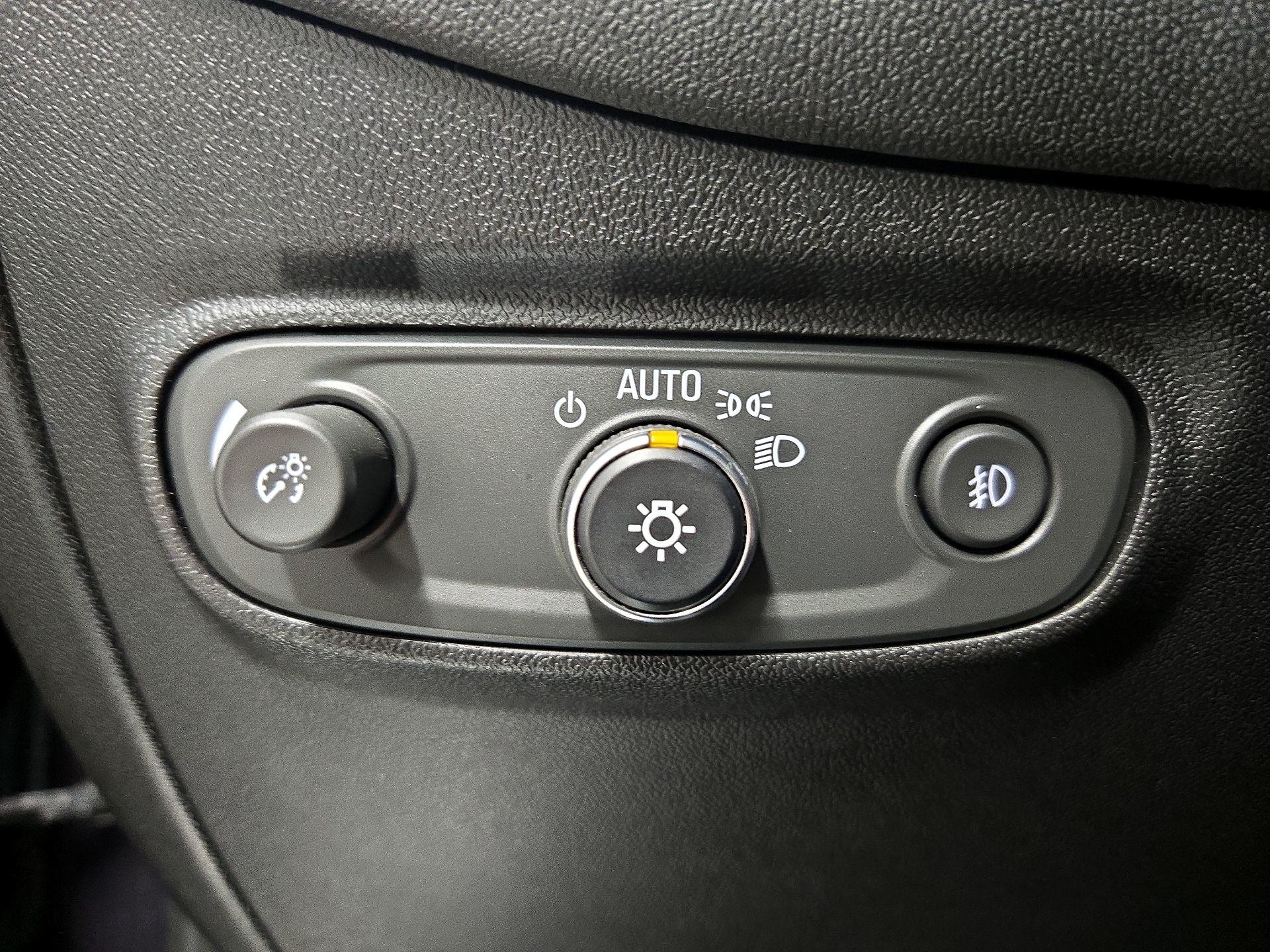 Thumbnail: 2018 Chevrolet Equinox - 13