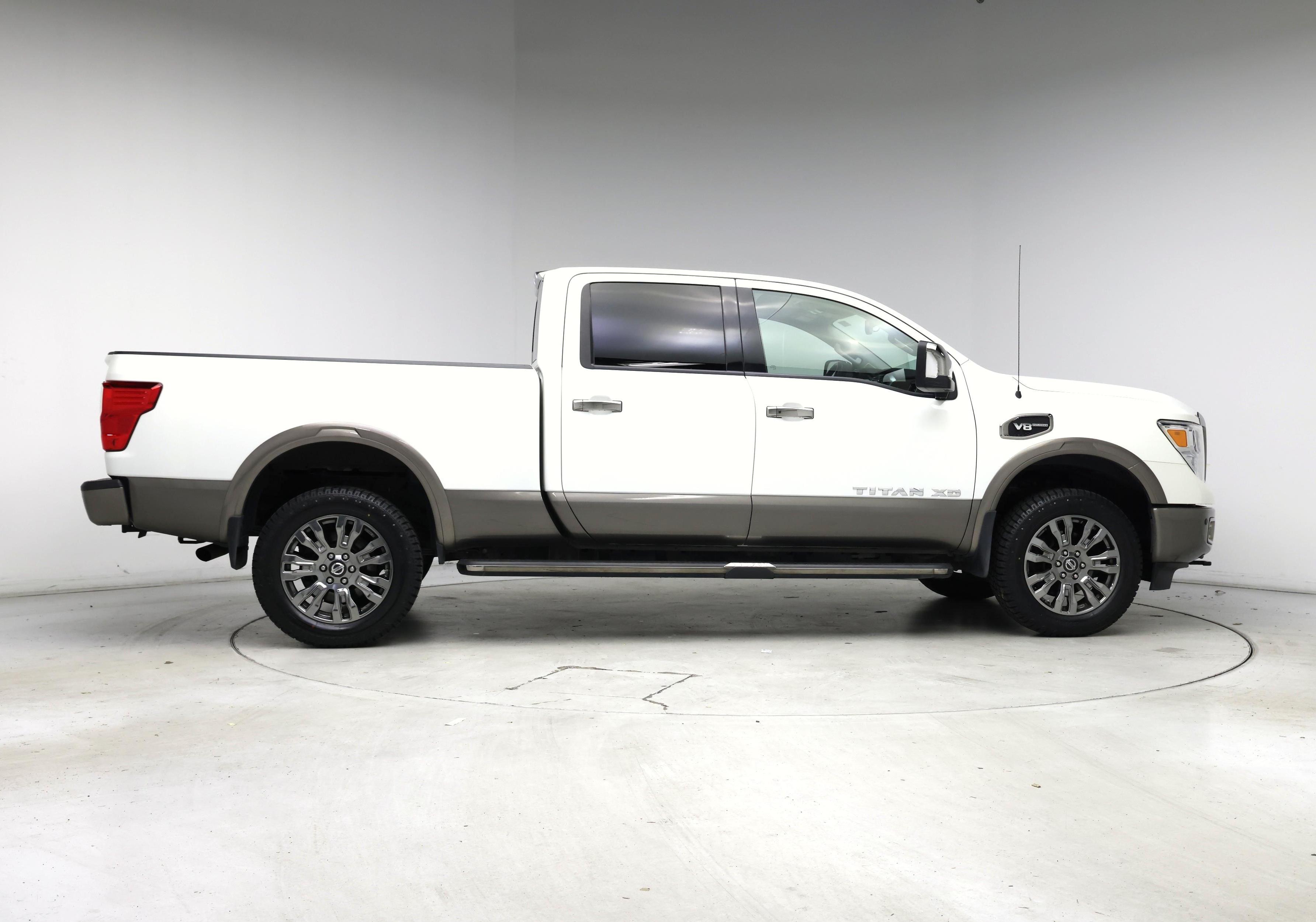 Thumbnail: 2018 Nissan Titan - 7