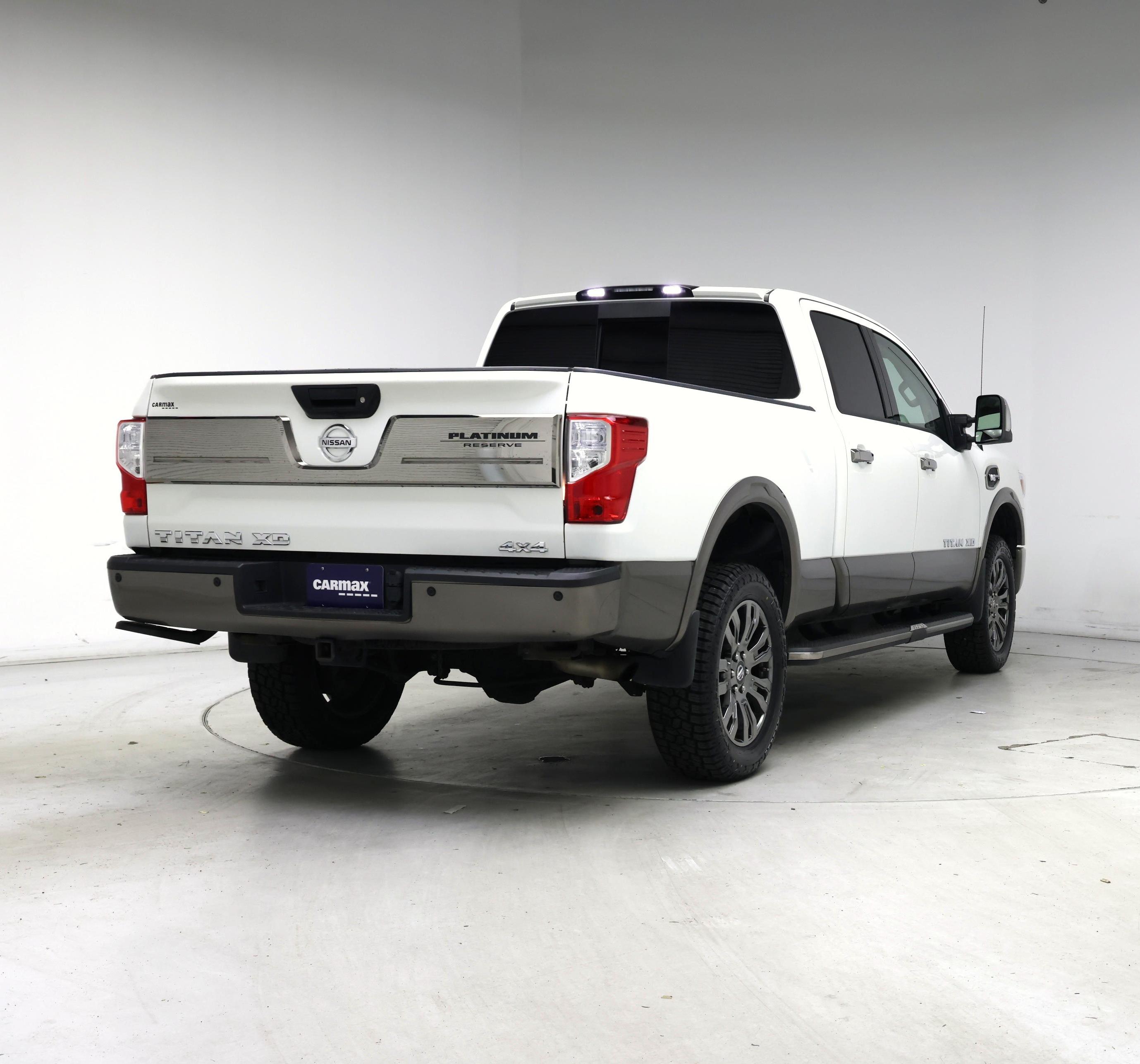 Thumbnail: 2018 Nissan Titan - 8