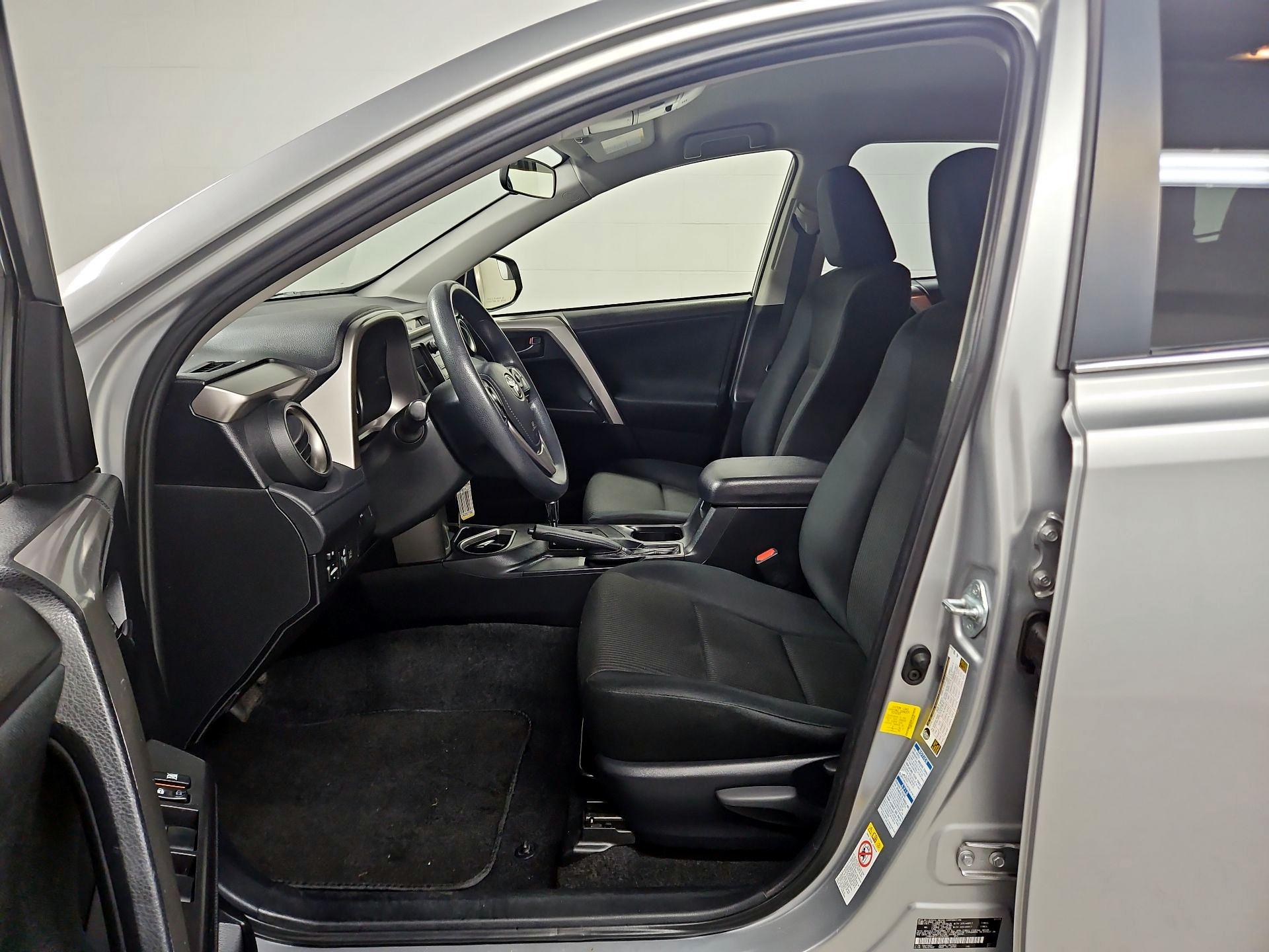 Thumbnail: 2018 Toyota RAV4 - 11