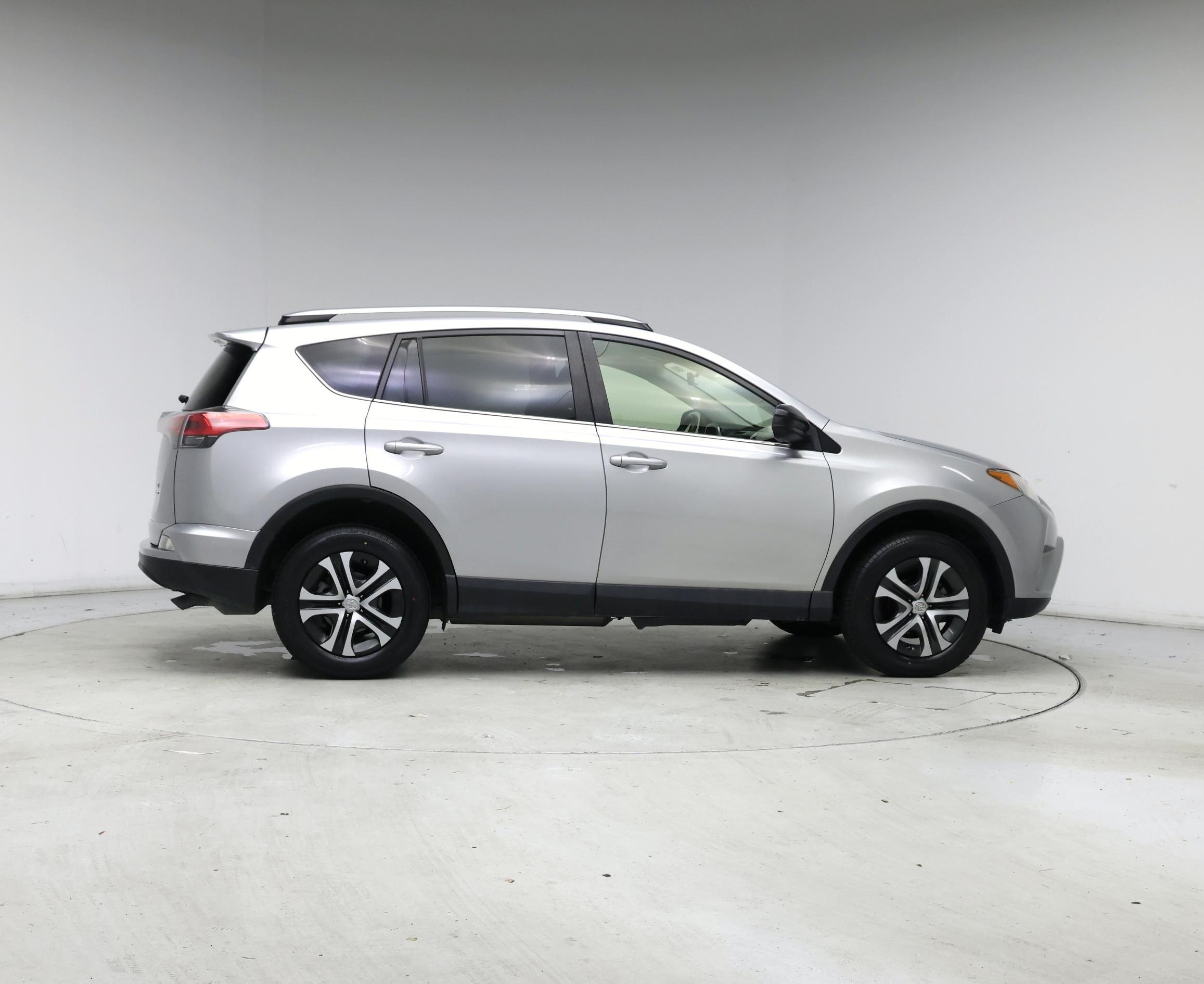 Thumbnail: 2018 Toyota RAV4 - 7