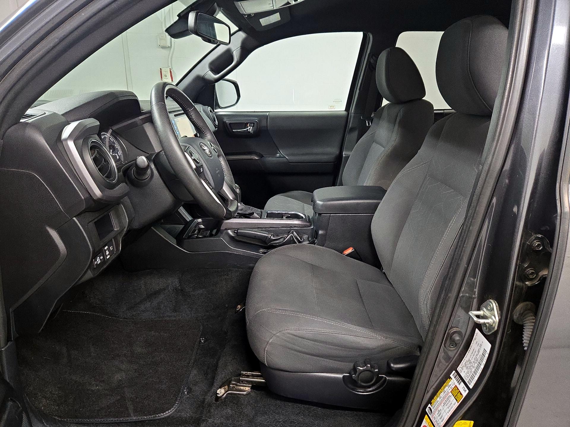 Thumbnail: 2019 Toyota Tacoma - 11