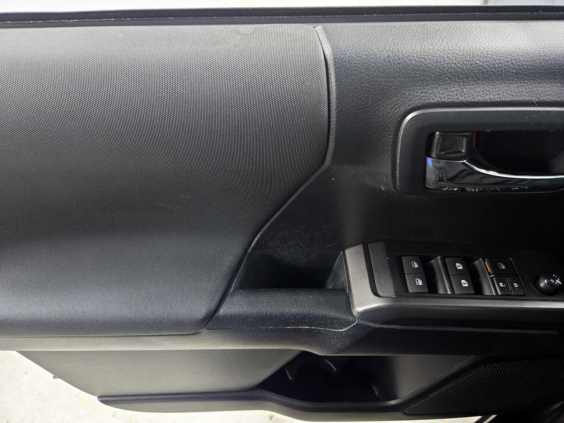 Thumbnail: 2019 Toyota Tacoma - 12