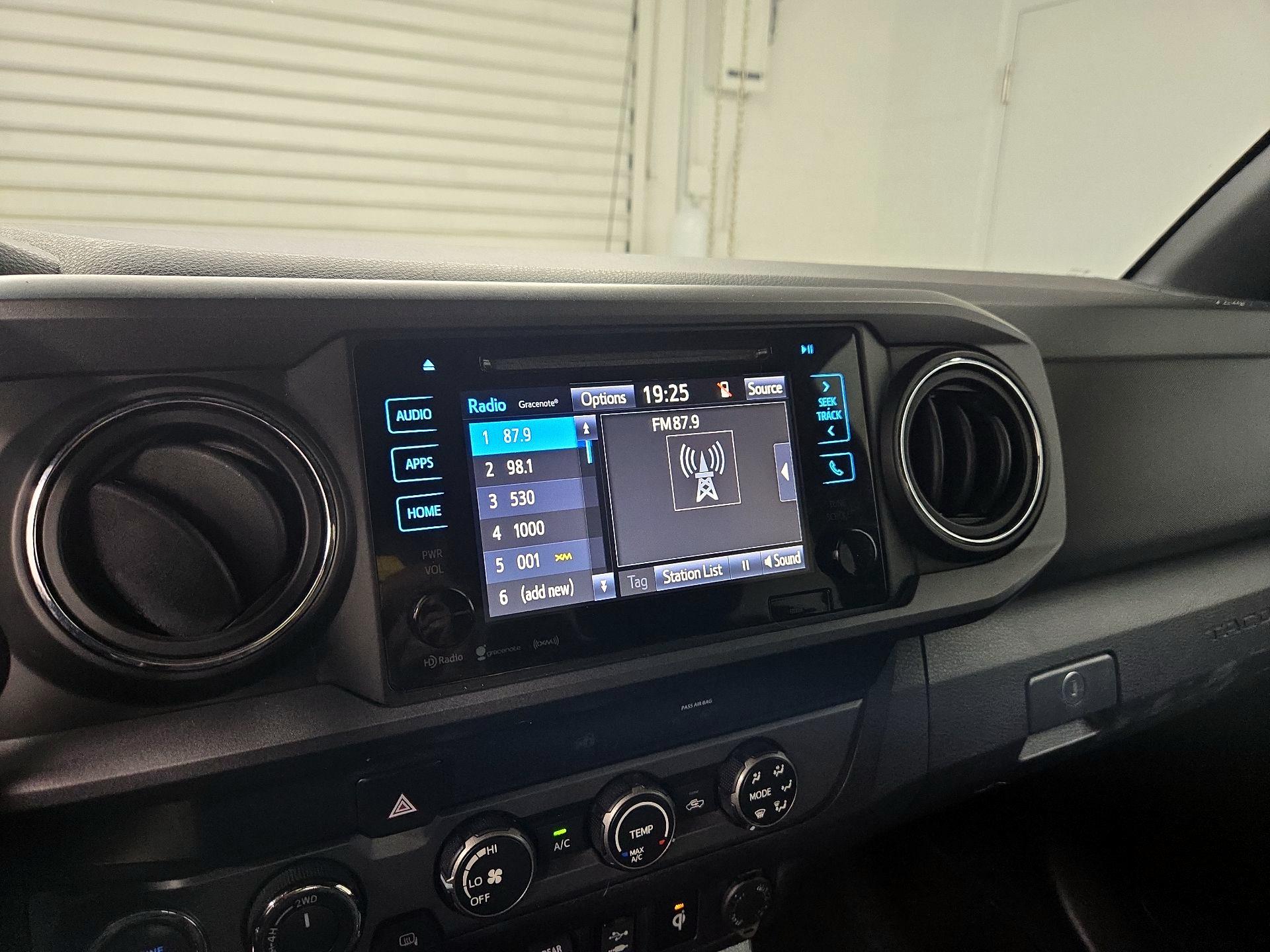 Thumbnail: 2019 Toyota Tacoma - 16