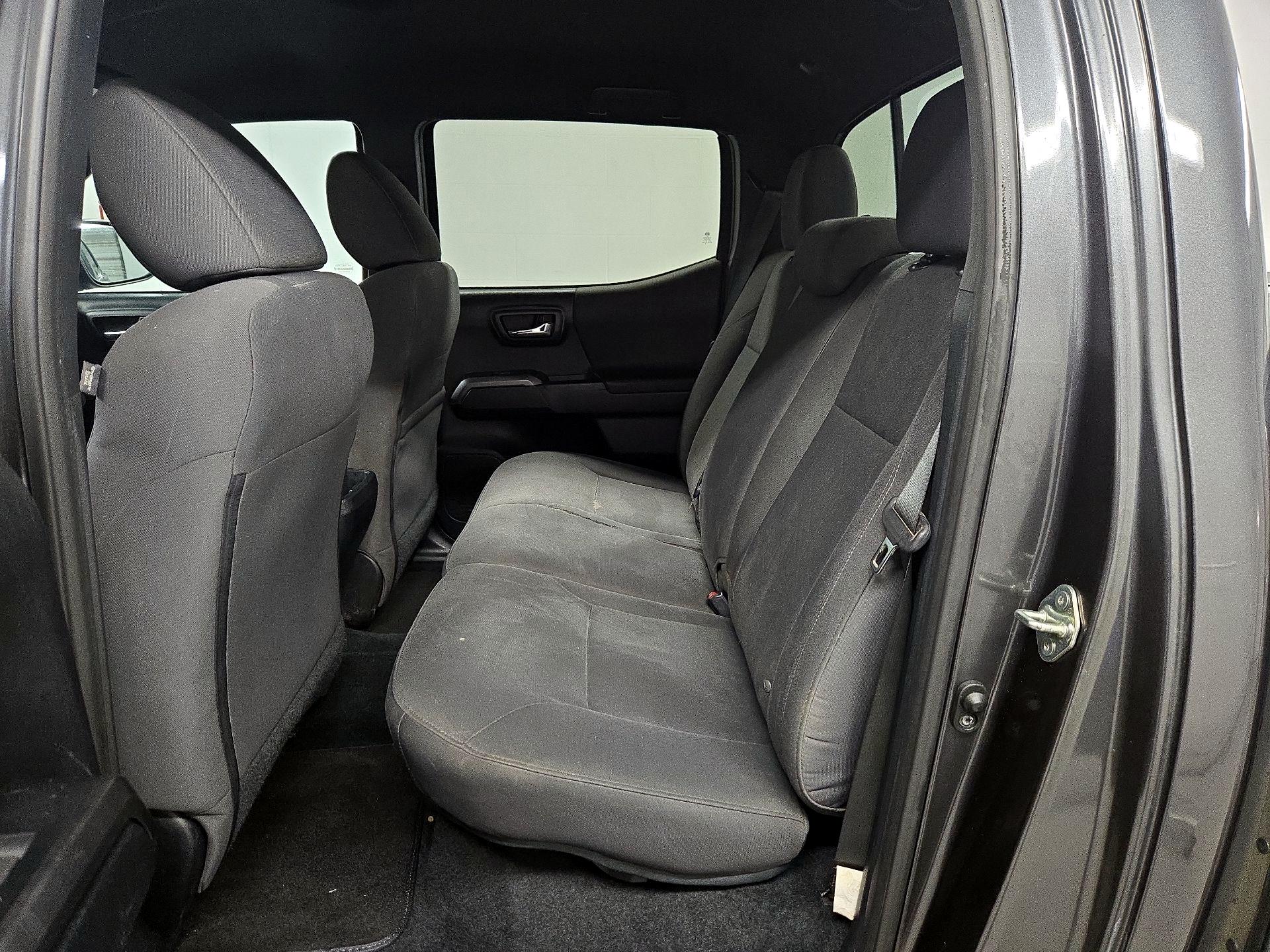 Thumbnail: 2019 Toyota Tacoma - 20