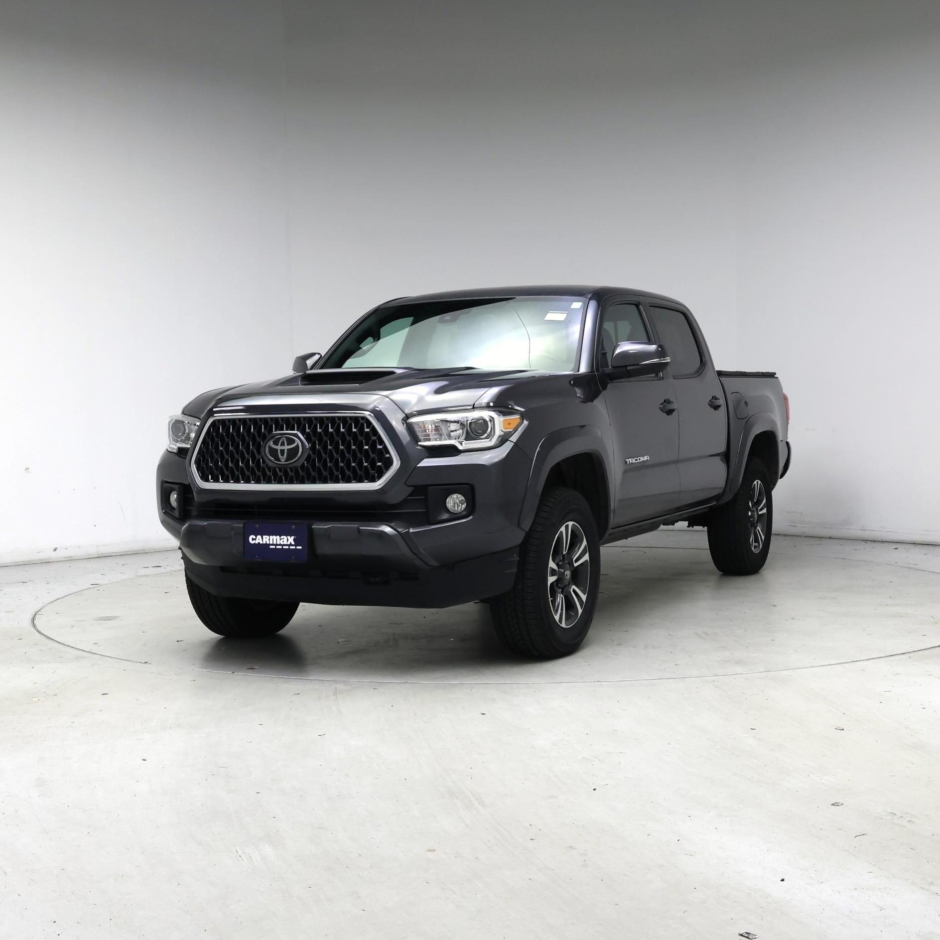 Thumbnail: 2019 Toyota Tacoma - 4