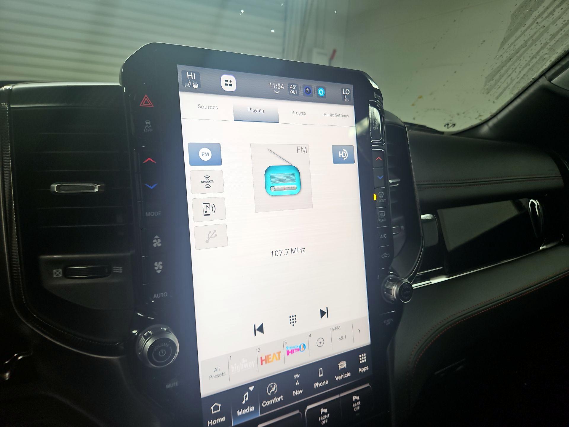 Thumbnail: 2025 RAM 1500 - 17