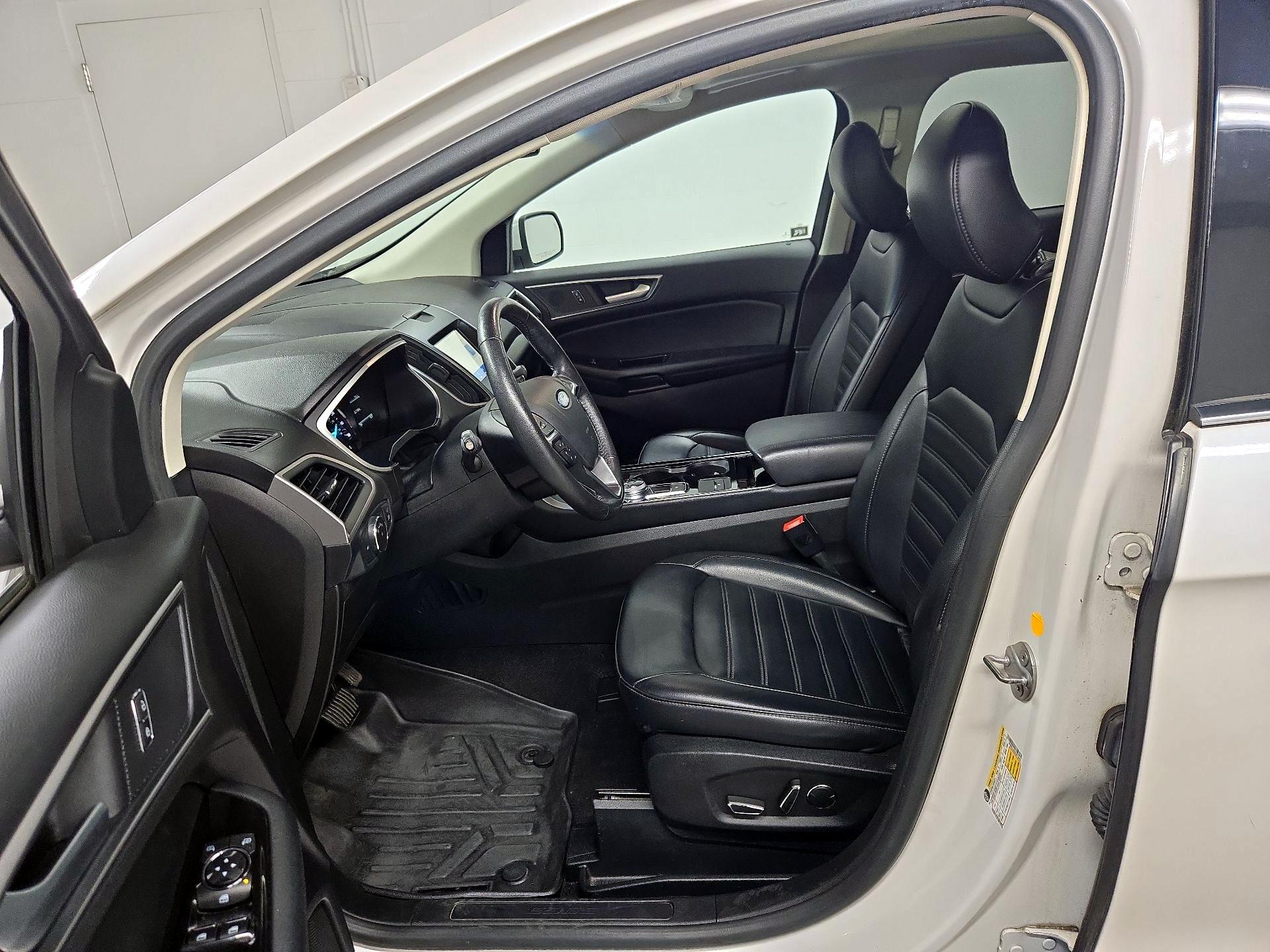 Thumbnail: 2019 Ford Edge - 11