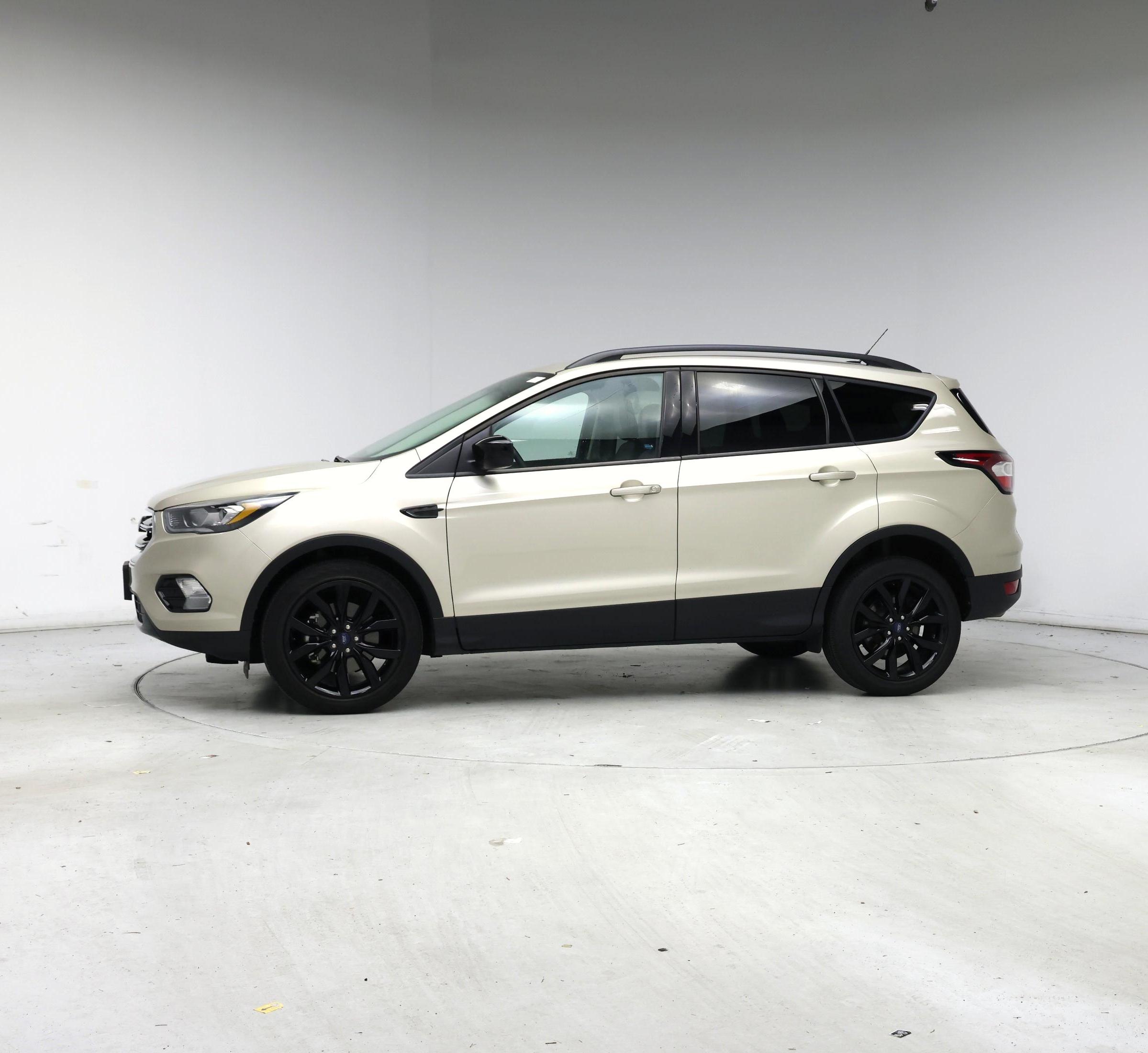 Thumbnail: 2018 Ford Escape - 3