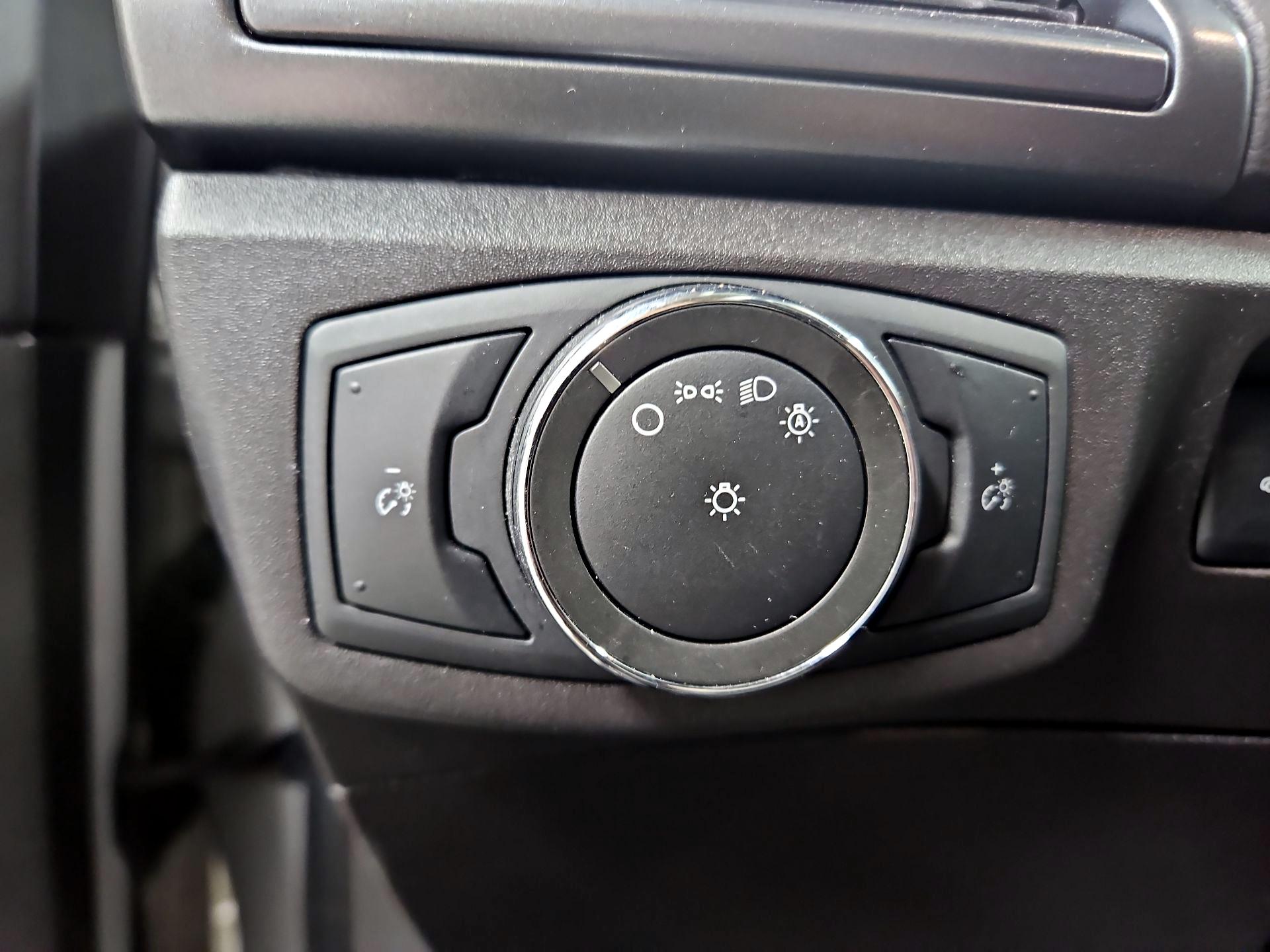 Thumbnail: 2016 Ford Fusion - 13