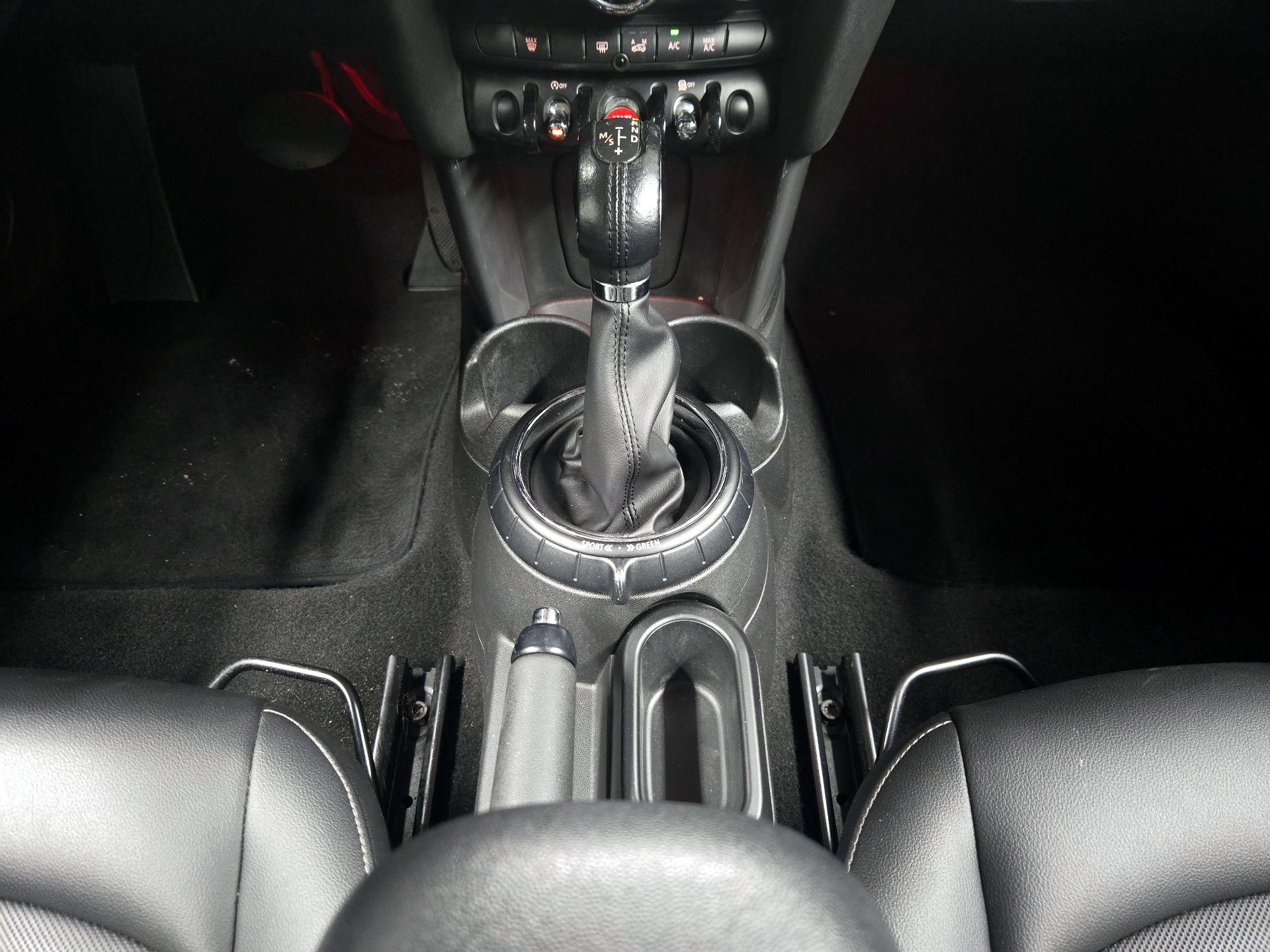 Thumbnail: 2016 MINI Cooper Hardtop - 16