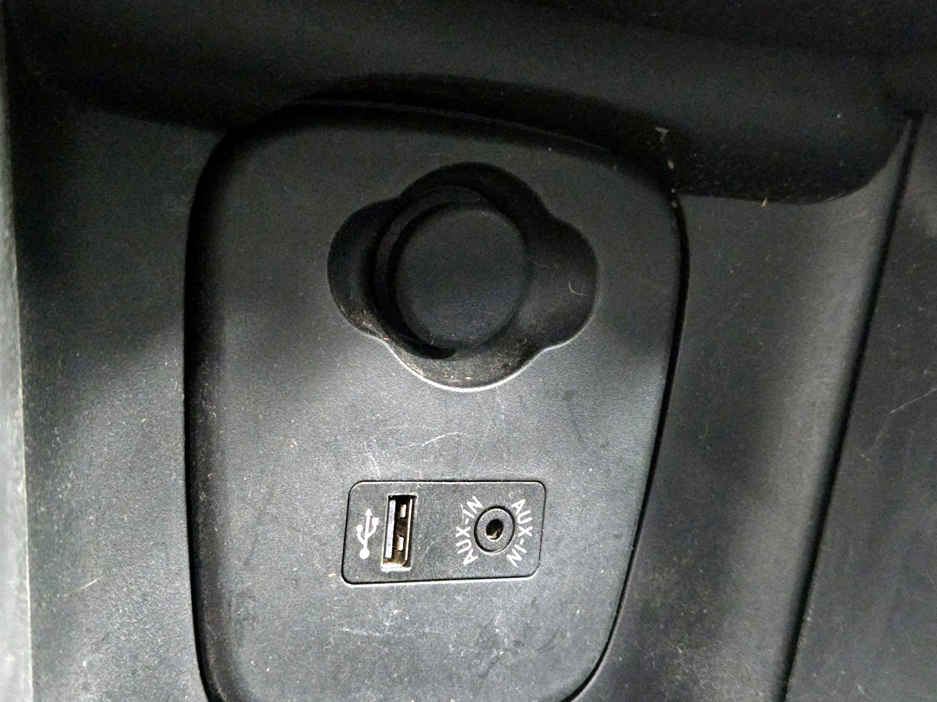 Thumbnail: 2016 MINI Cooper Hardtop - 17