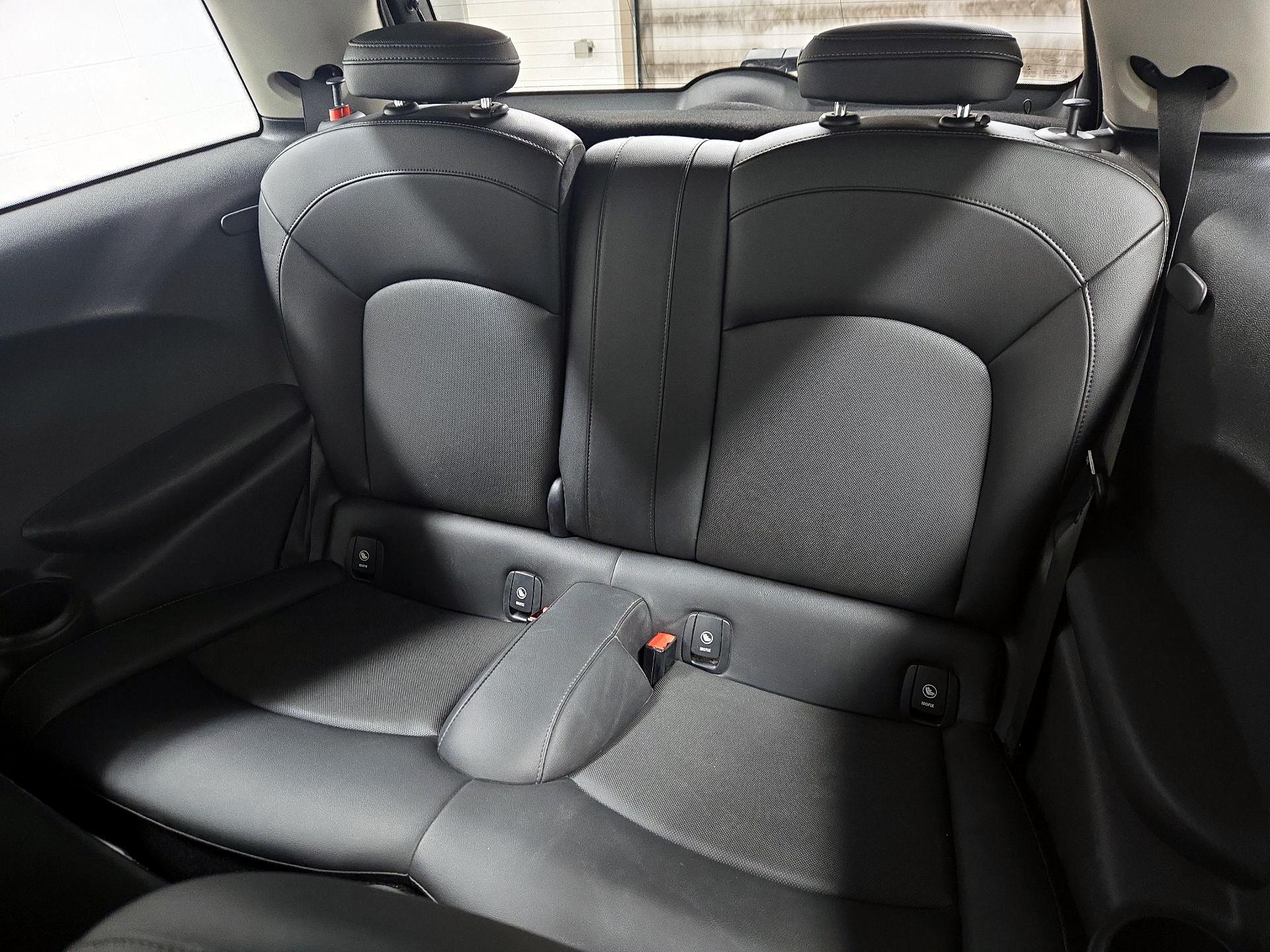 Thumbnail: 2016 MINI Cooper Hardtop - 18